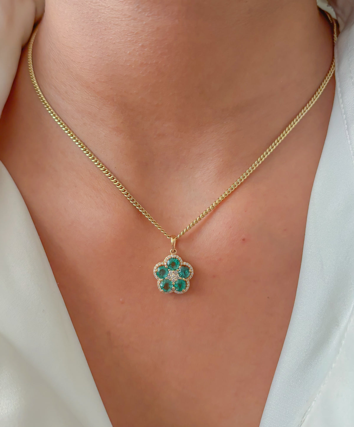 JPPD-127/2488 Emerald Round Pendant | 18K
