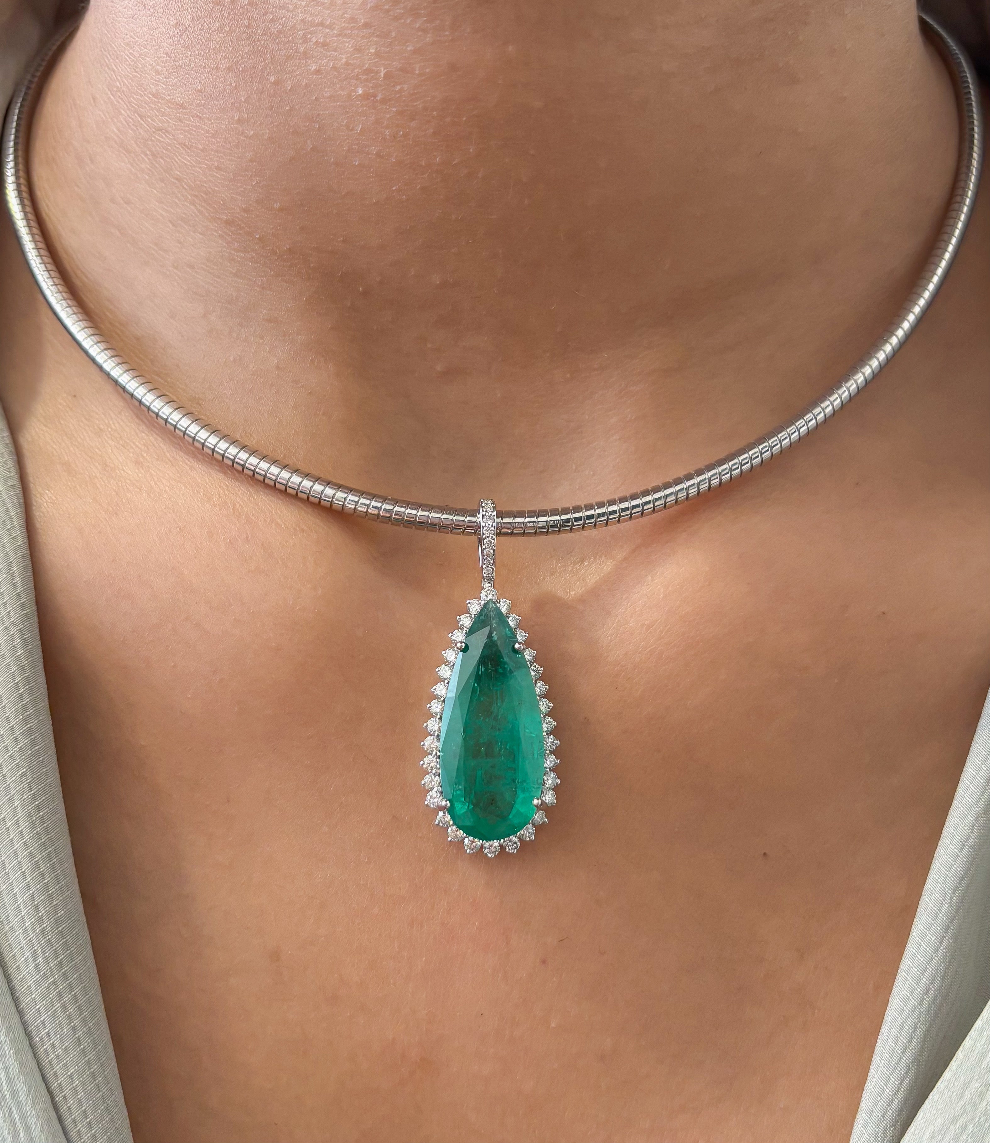 JPPD-1434/13354 Emerald Diamond Pendant | 18K