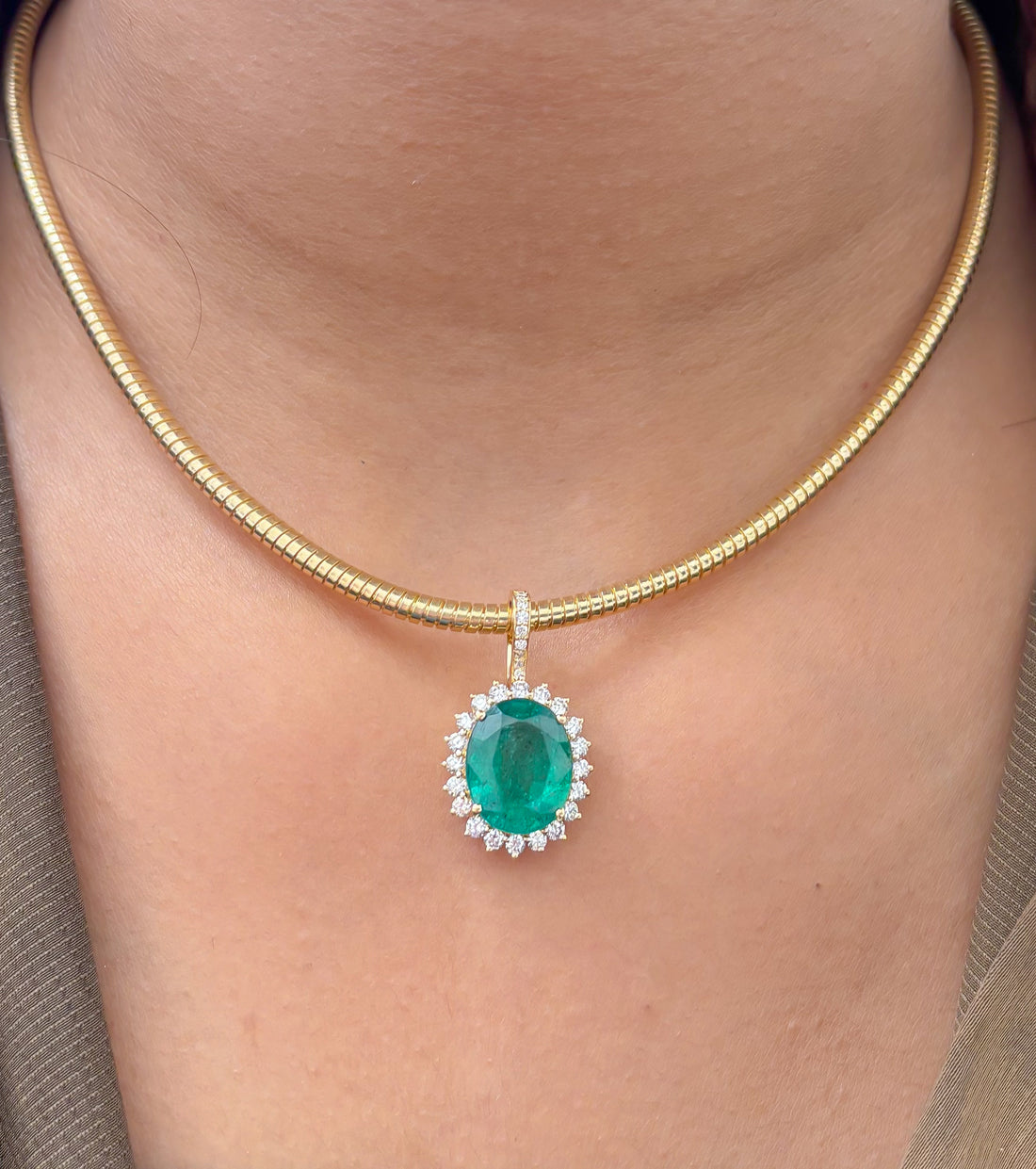 JPPD-1519/13882 Emerald Halo Diamond Oval Pendant | 18K