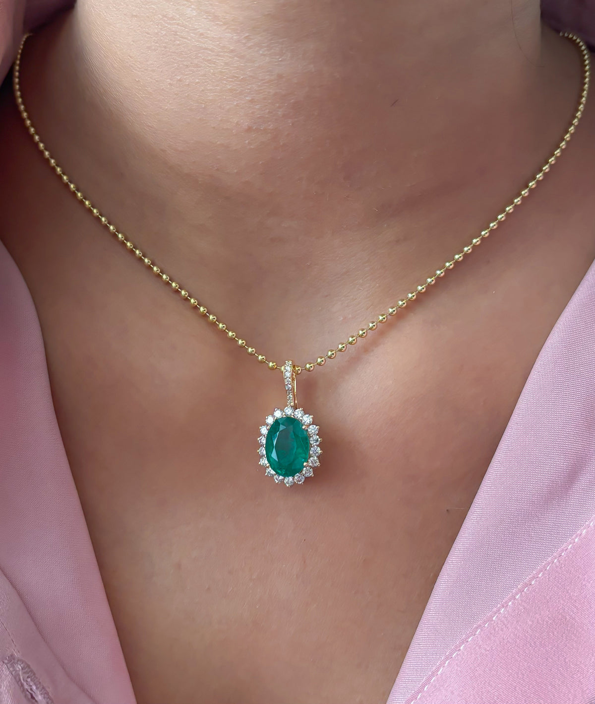 JPPD-1537/13927 Emerald Halo Diamond Oval Pendant | 18K