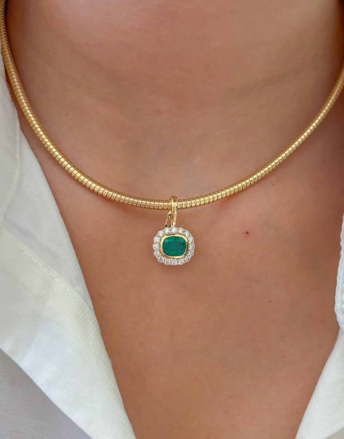 JPPD-1598/14085 Emerald Diamond Pendant | 18K