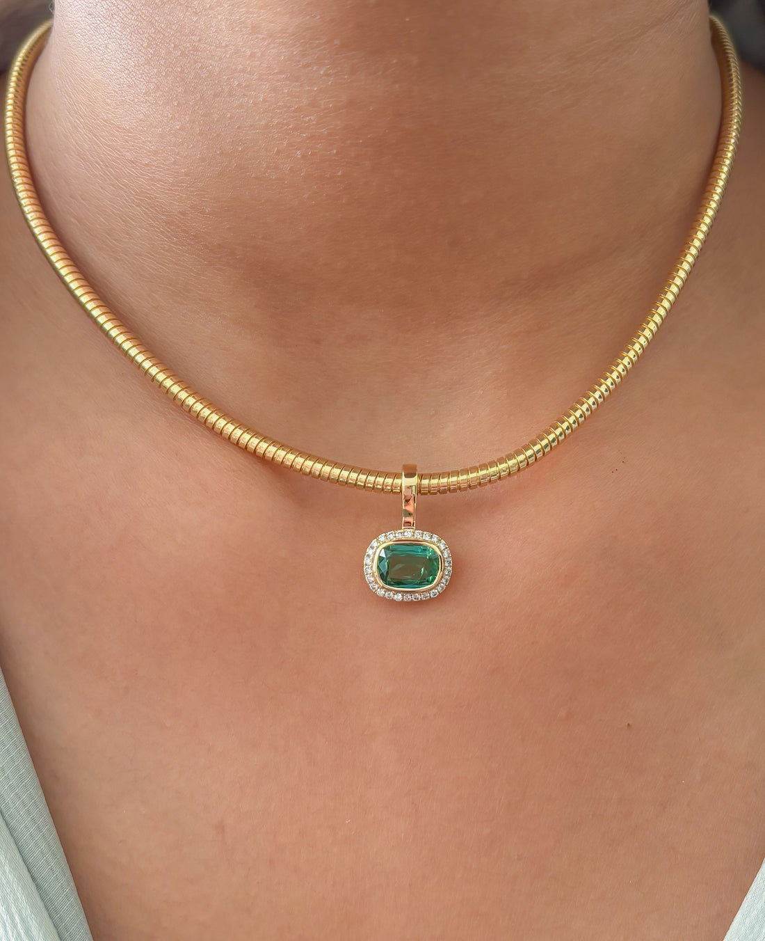 JPPD-1672/14179 Diamond Emerald Pendant | 18K