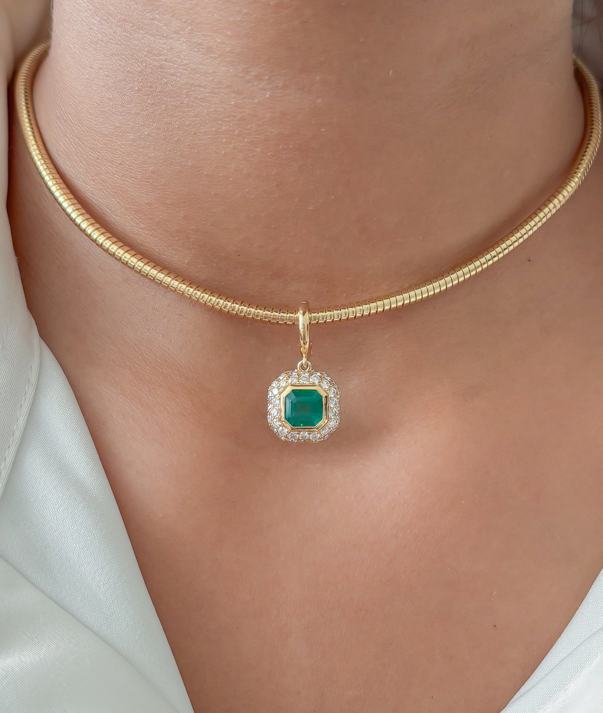 JPPD-1928/14646 Emerald Diamond Pendant | 18K