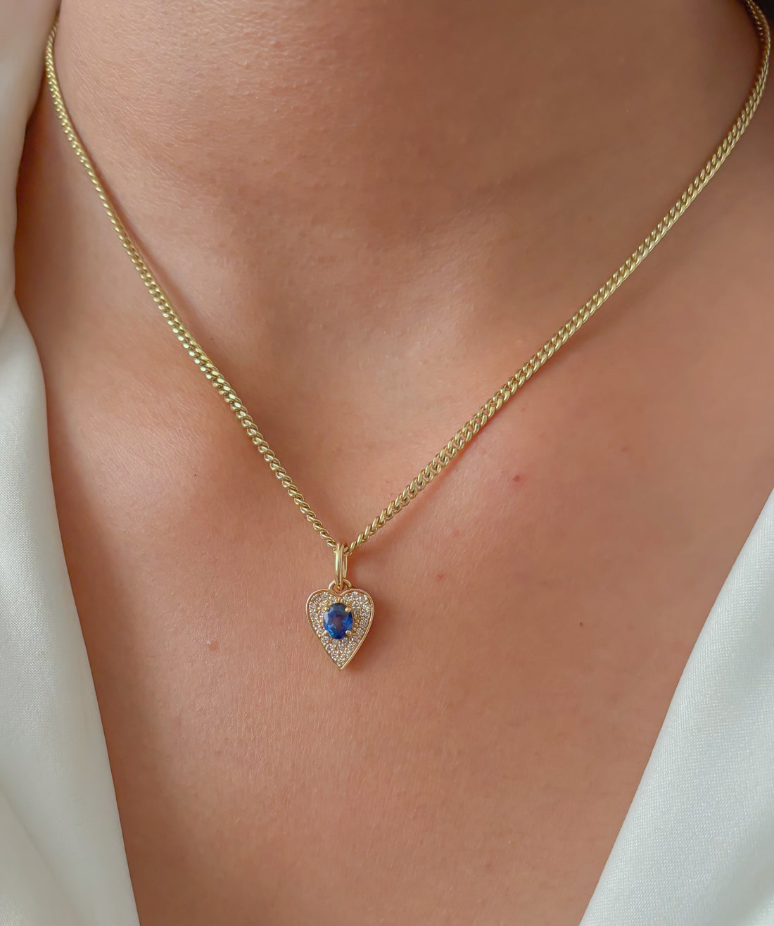 JPPD-319/4732 Blue Sapphire Oval With Diamond Charms Pendant | 14K