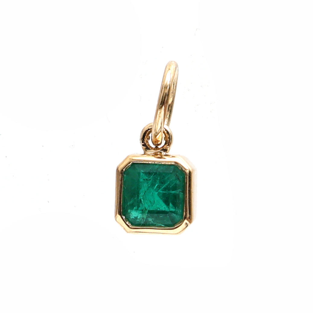 JPPD-401/6998 Emerald Square Octagon Bezel Set Pendant | 18K