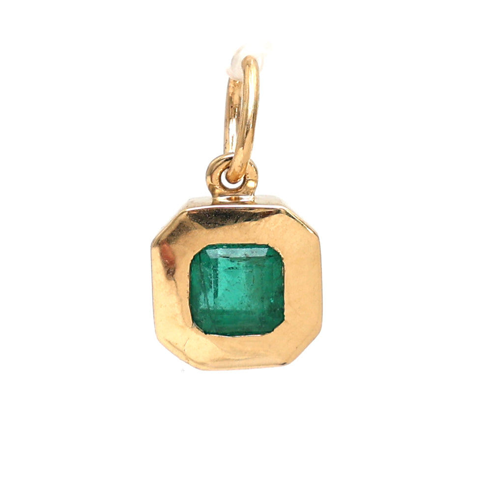 JPPD-478/7534 Emerald Square Octagon Bezel Set Pendant | 18K