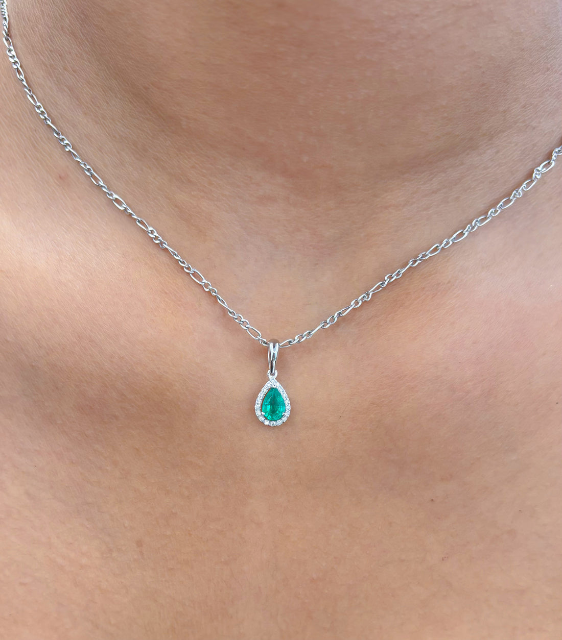 JPPD-582/8049 Emerald Pear Diamond Pendant | 18K