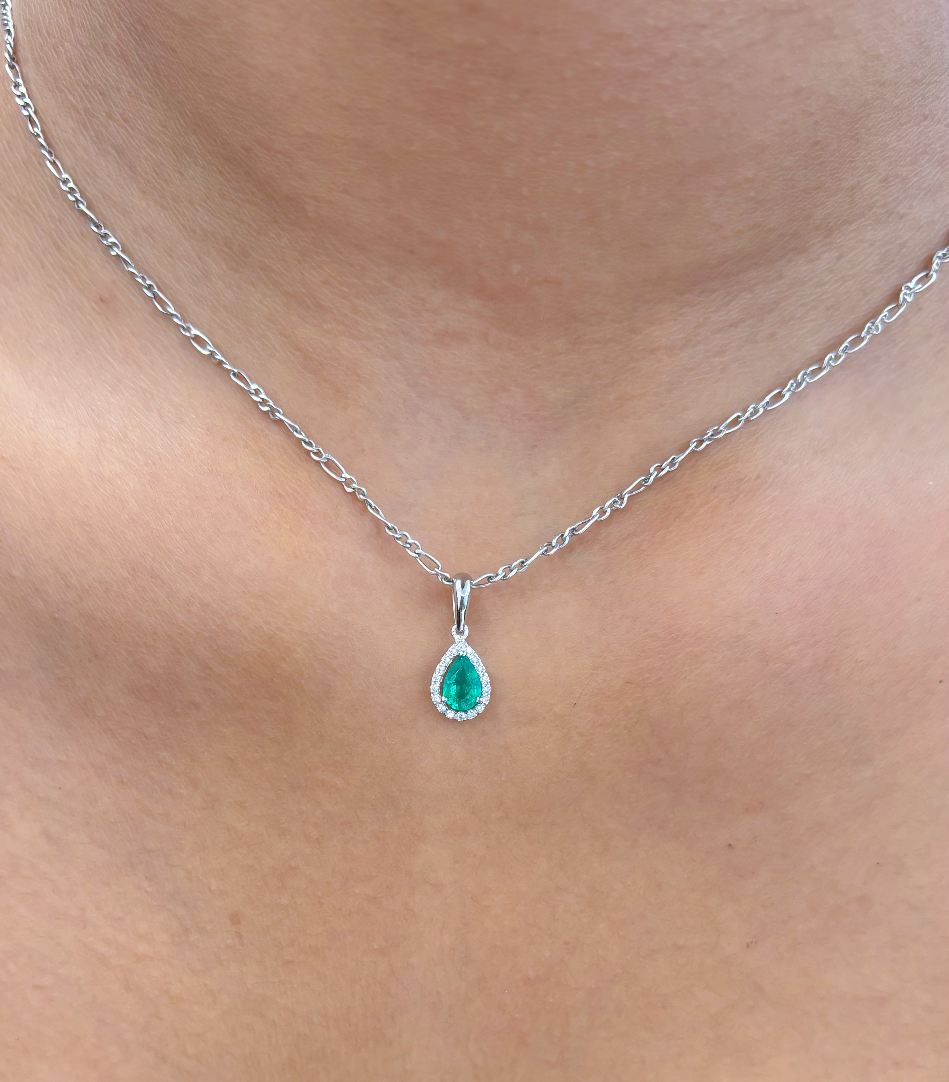 JPPD-582/8049 Emerald Pear Diamond Pendant | 18K