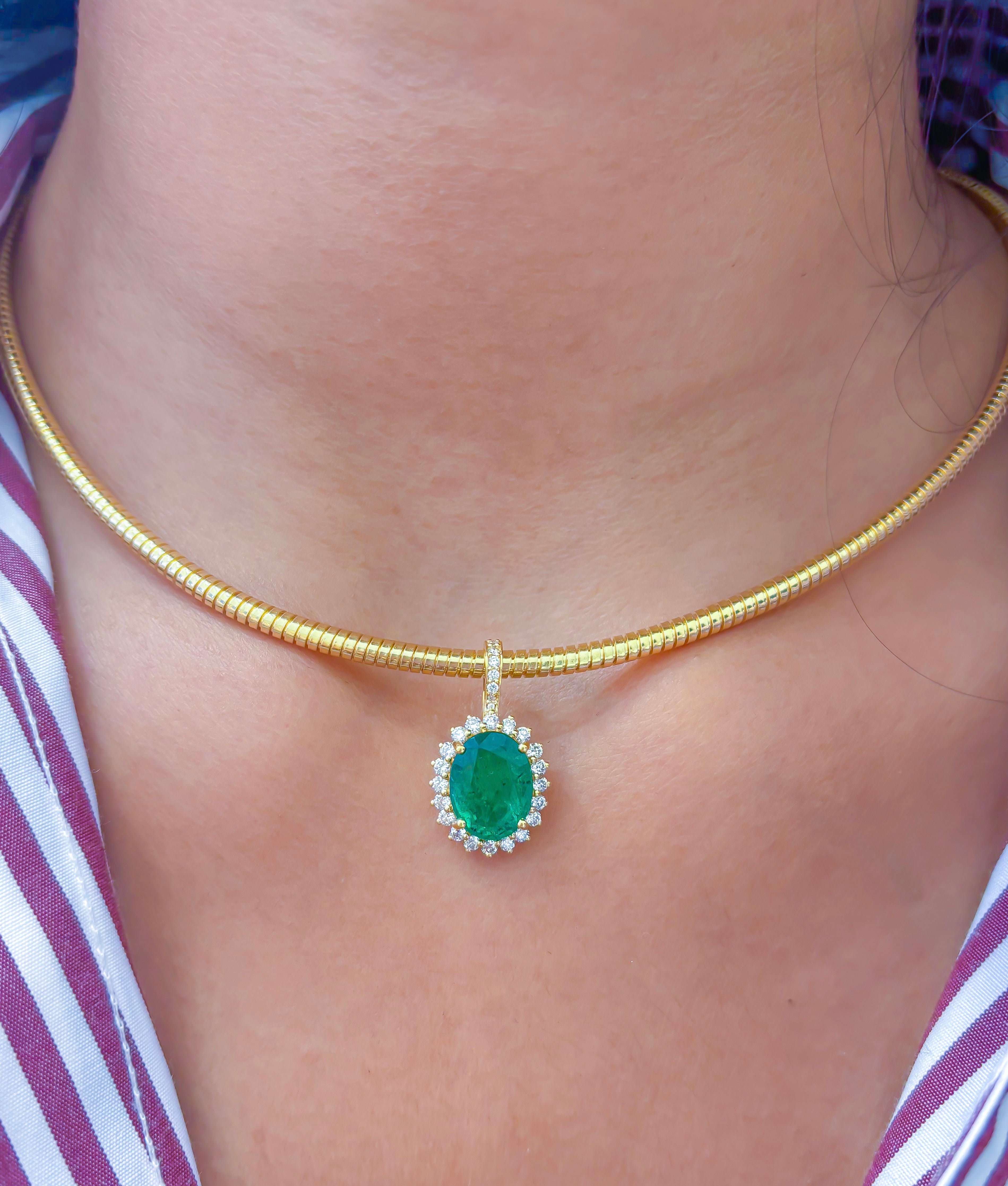 JPPD-756/9146 Emerald Helo Diamond Oval Pendant | 18K