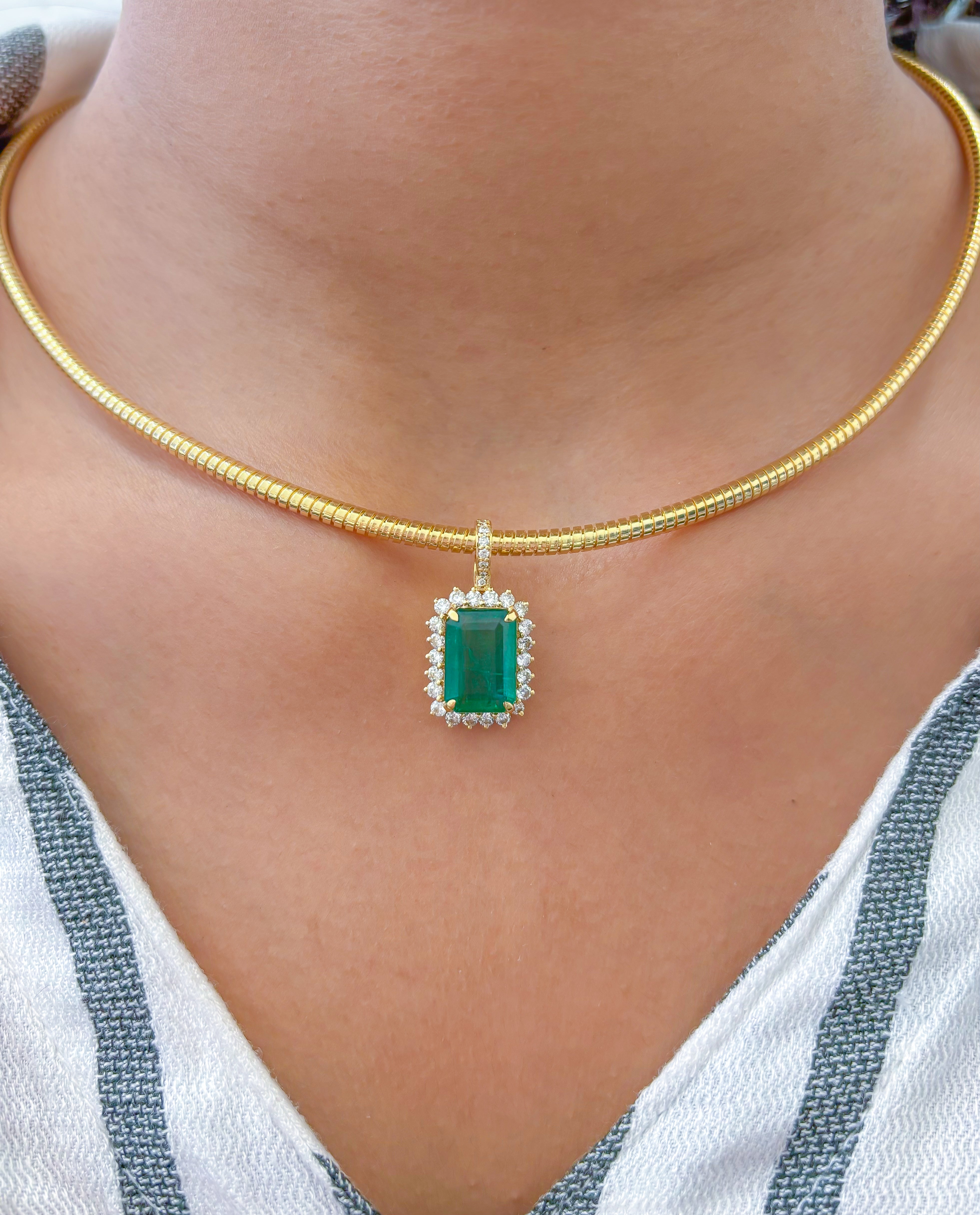 JPPD-760/9185 Emerald Helo Diamond Octagon Pendant | 18K