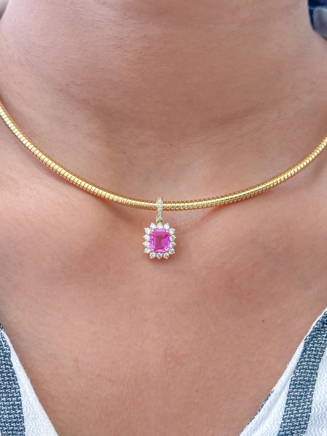 JPPD-779/9204 Pink Sapphire Helo Diamond Octagon Pendant | 18K