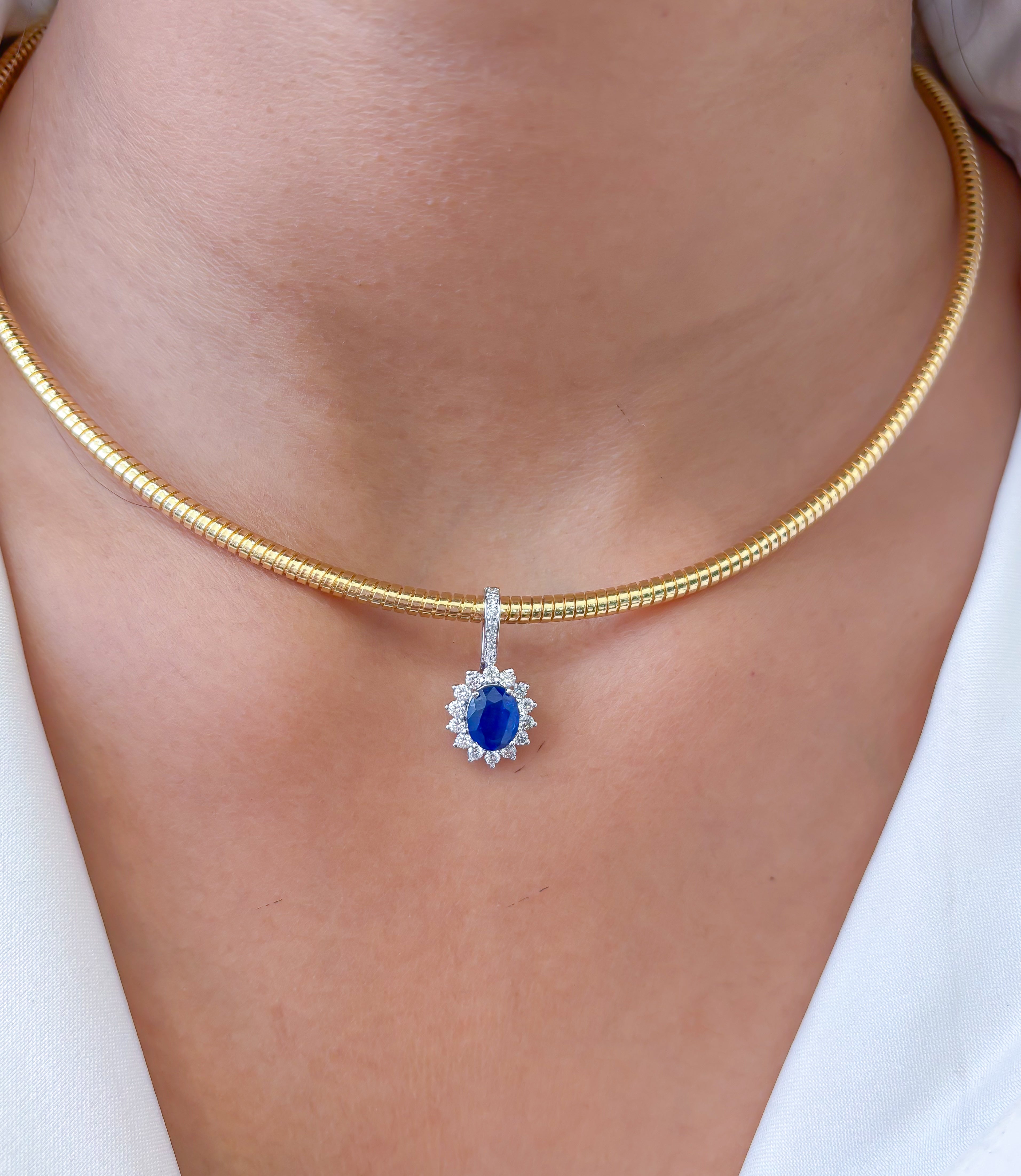 JPPD-846/9532 Blue Sapphire Helo Diamond Oval Pendant | 18K