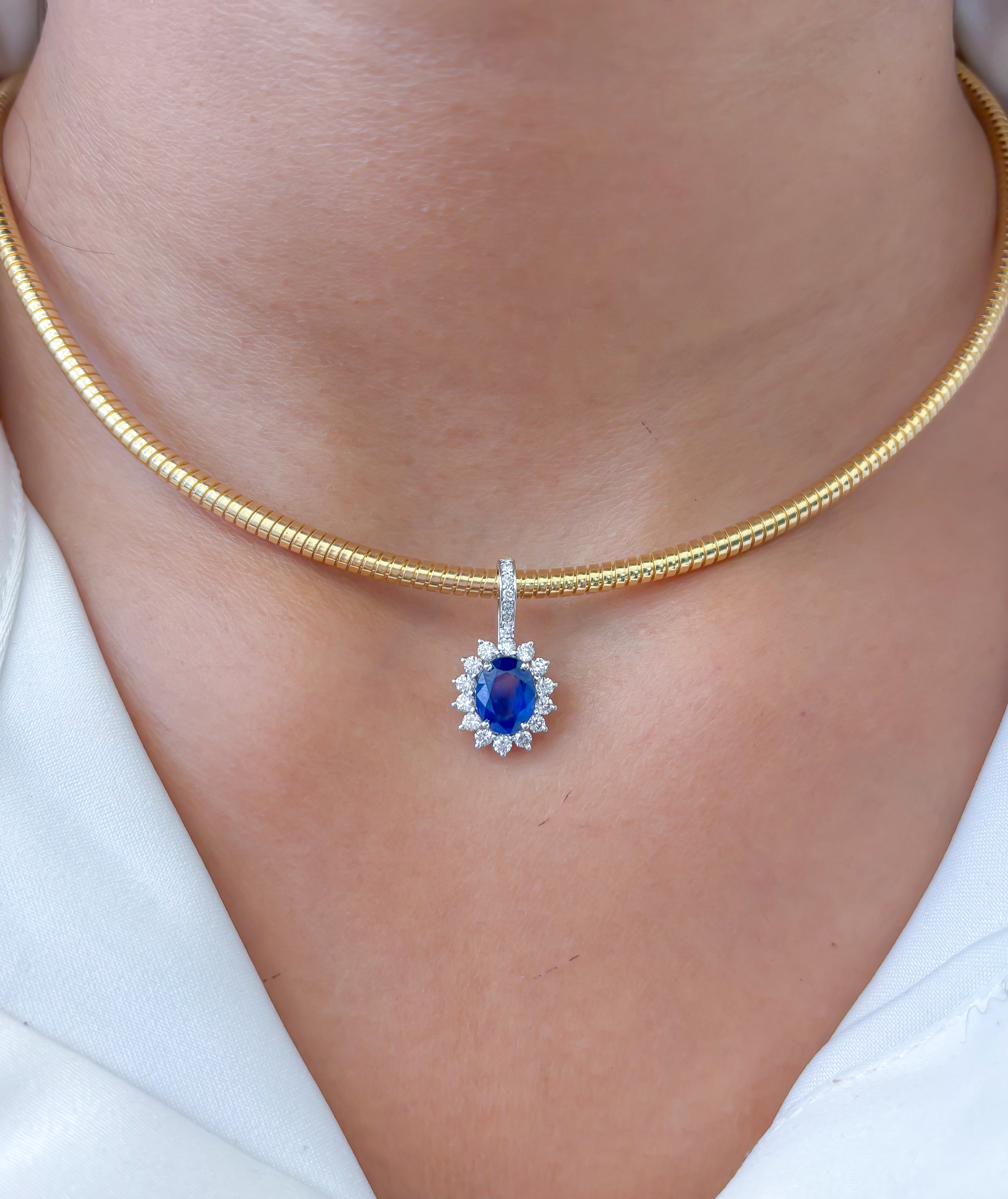 JPPD-847/9533 Blue Sapphire Helo Diamond Oval Pendant | 18K