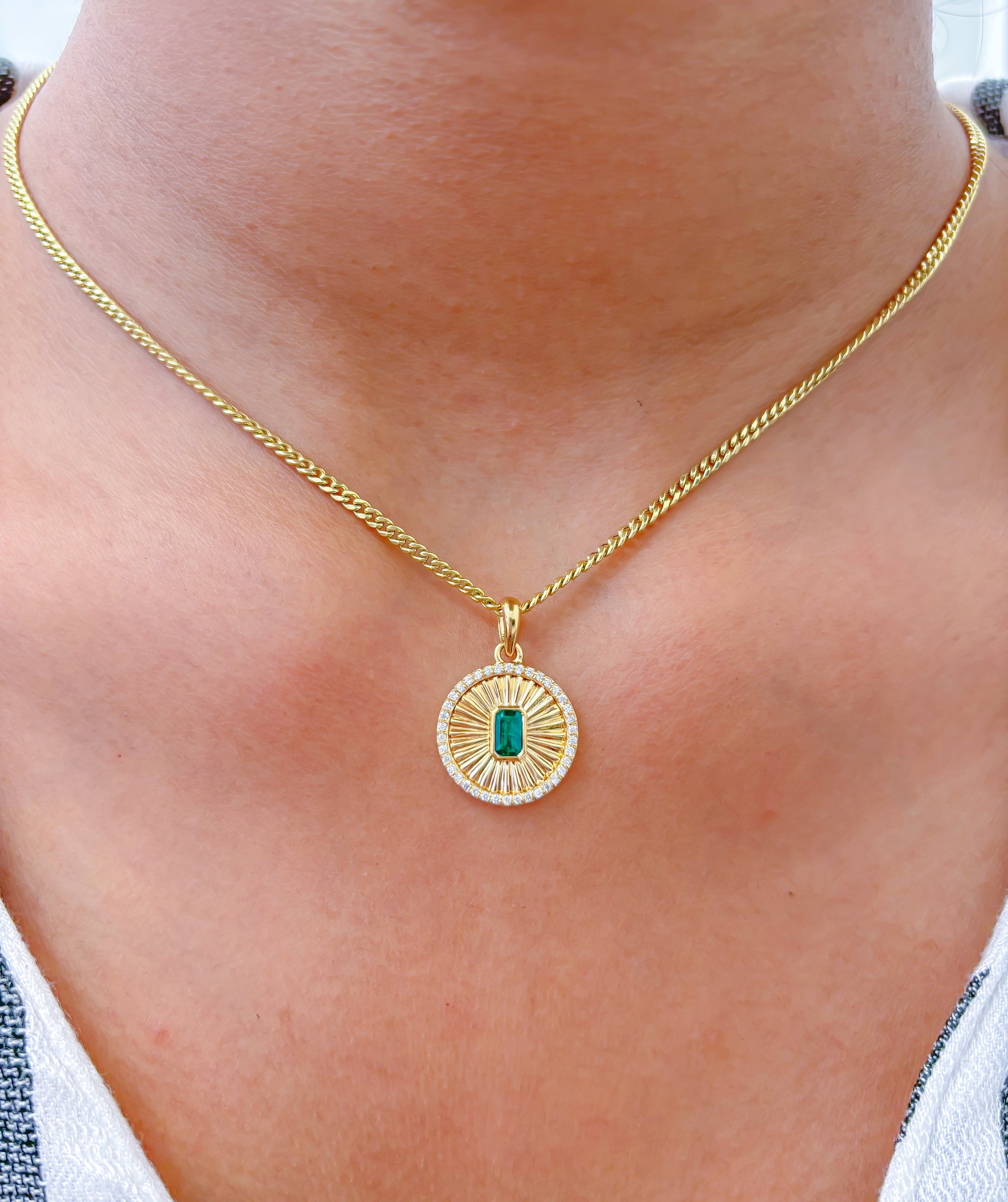 JPPD-866/9632 Emerald Diamond Pendant | 18K