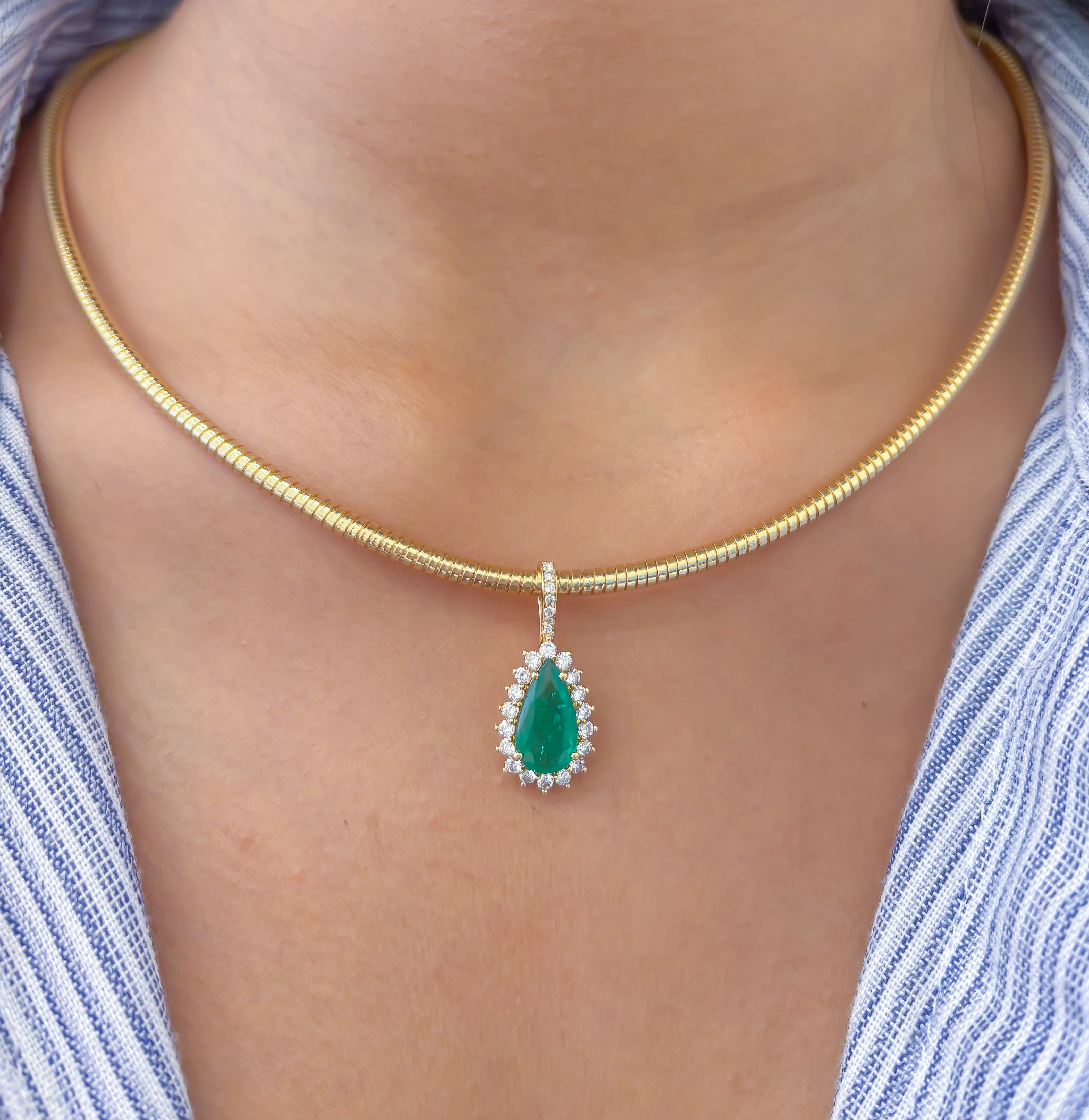 JPPD-870/9651 Emerald Diamond Pendant | 18K
