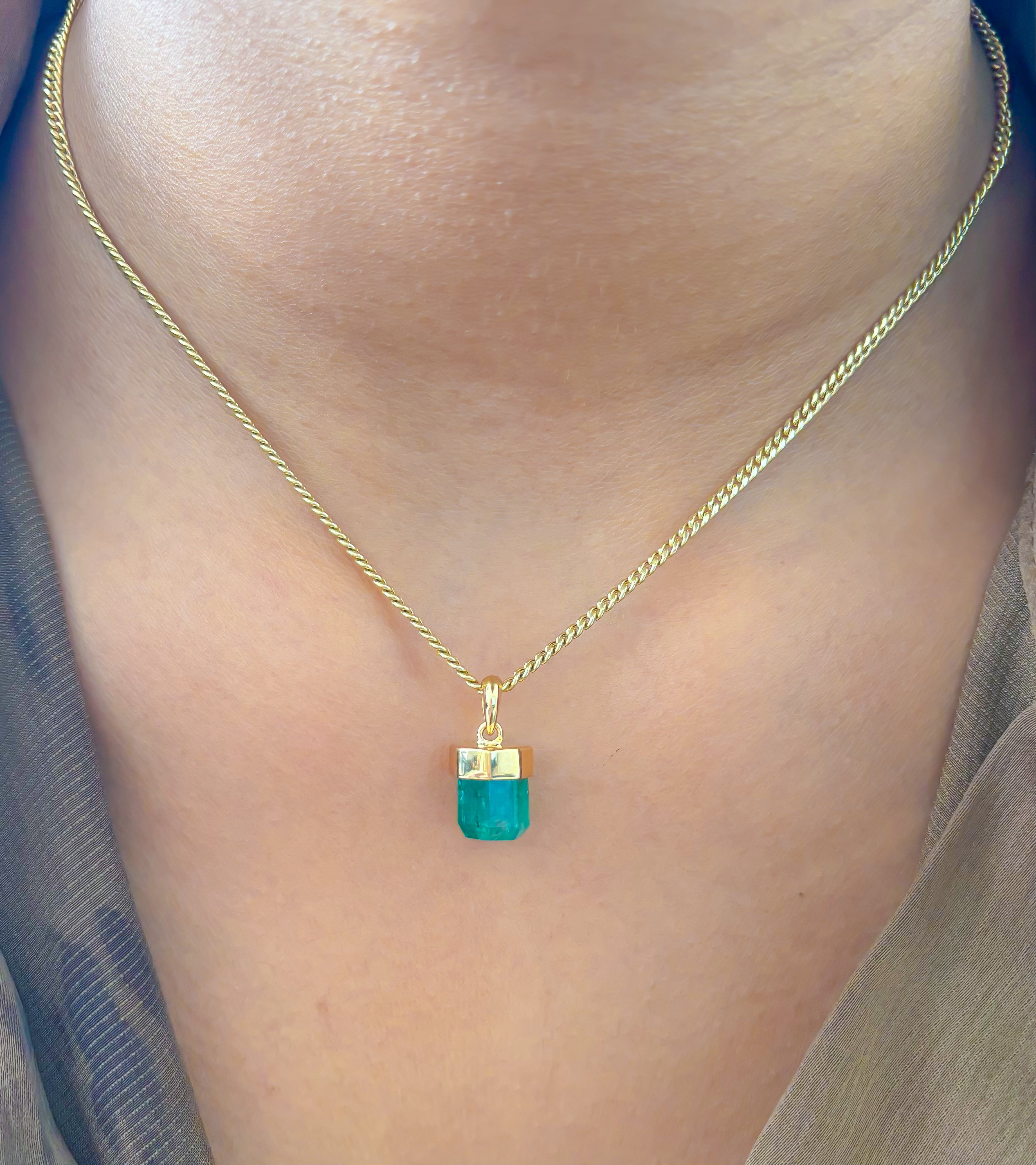 JPPD-977/10276 Emerald Pendant | 18K