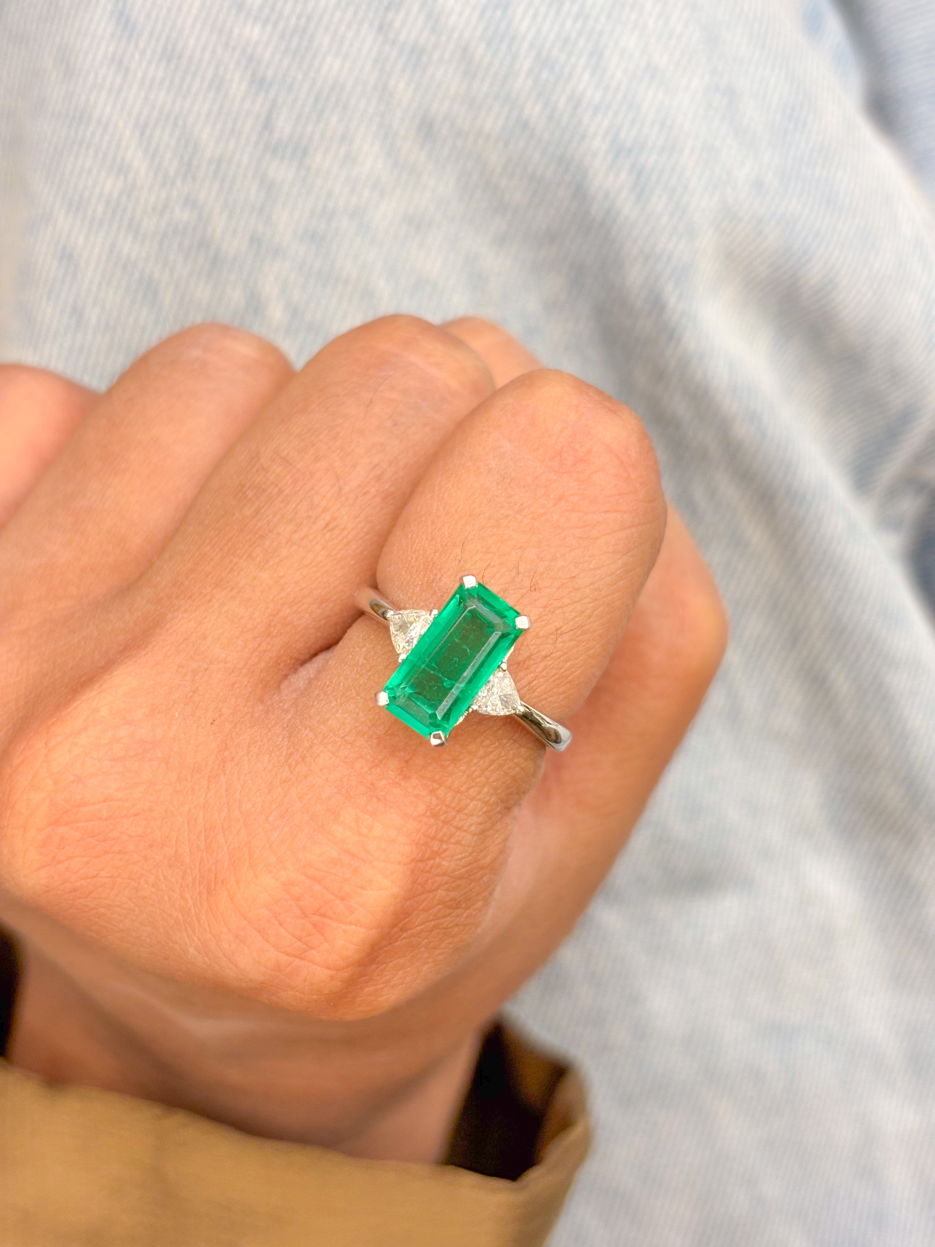 JPRG-1413/3400 Emerald Ring | 18K