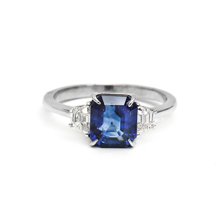 JPRG-1571/3890 Blue Sapphire Ring | 18K