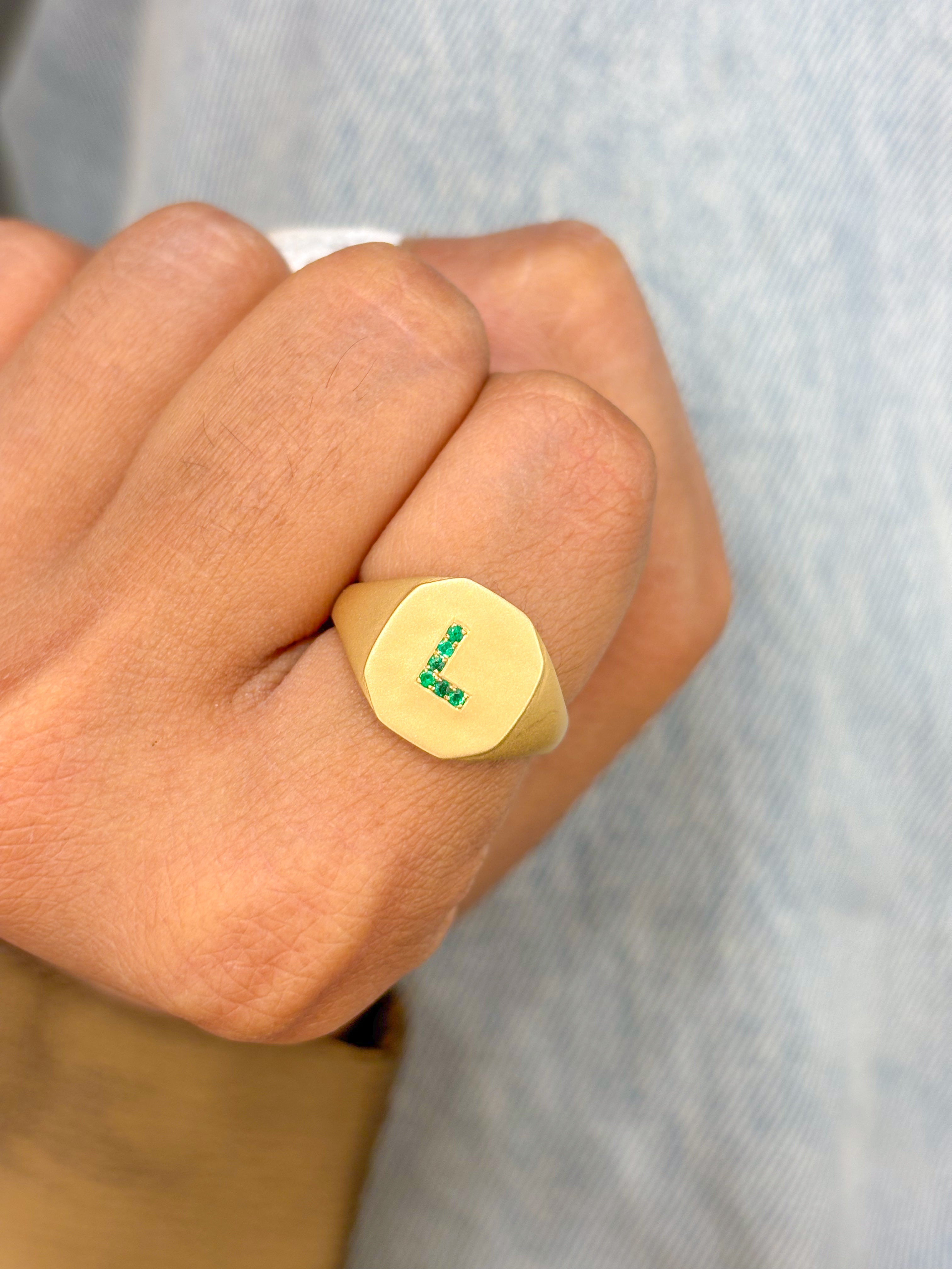 JPRG-1771/4399 Emerald L Capital Ring | 14K