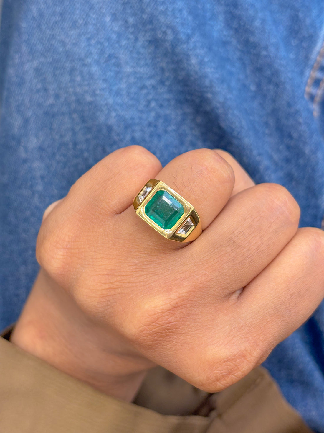 JPRG-2122/5237 Emerald Octagon With Diamond Fancy Ring | 18K
