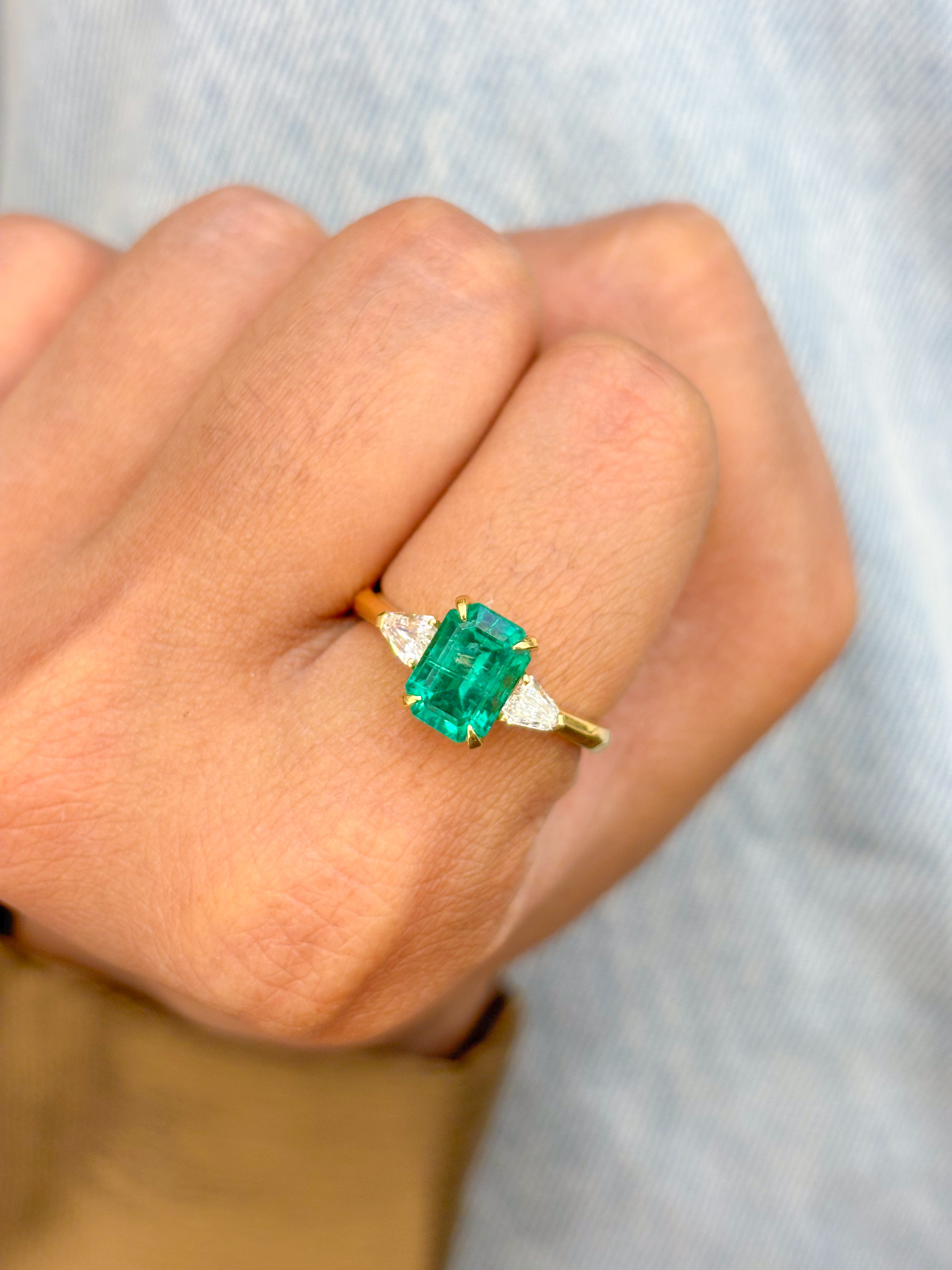 JPRG-2395/6098 Emerald Octagon With Diamond Fancy 3 Stone Ring | 18K