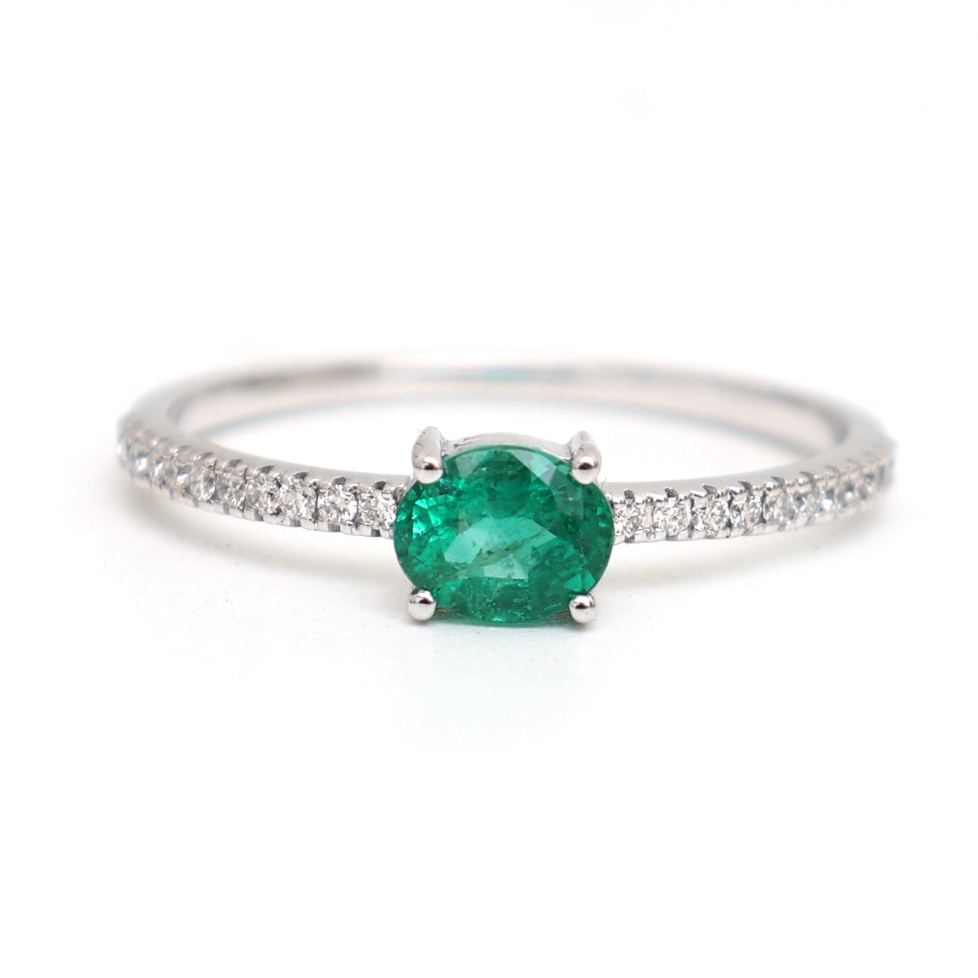 JPRG-2604/6780 Emerald Oval With Diamond Thin Ring | 18K