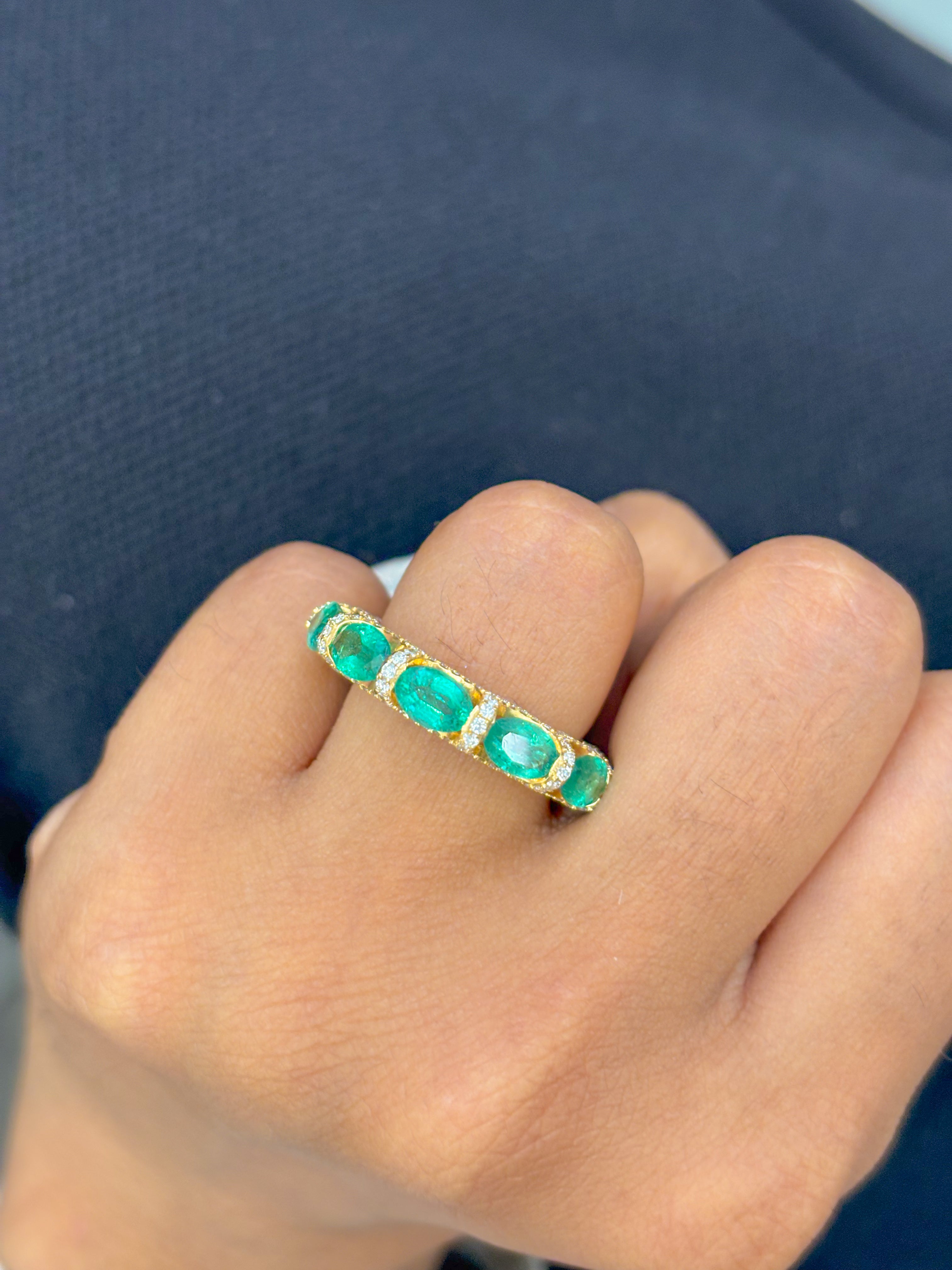 JPRG-2747/7166 Emerald Oval 6X4 With Diamond Ring | 18K