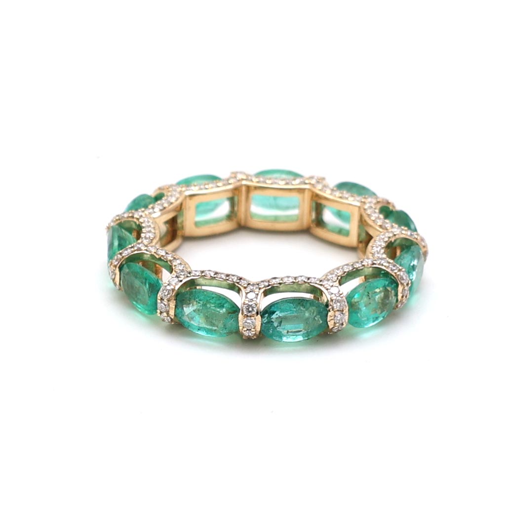 JPRG-2747/7166 Emerald Oval 6X4 With Diamond Ring | 18K