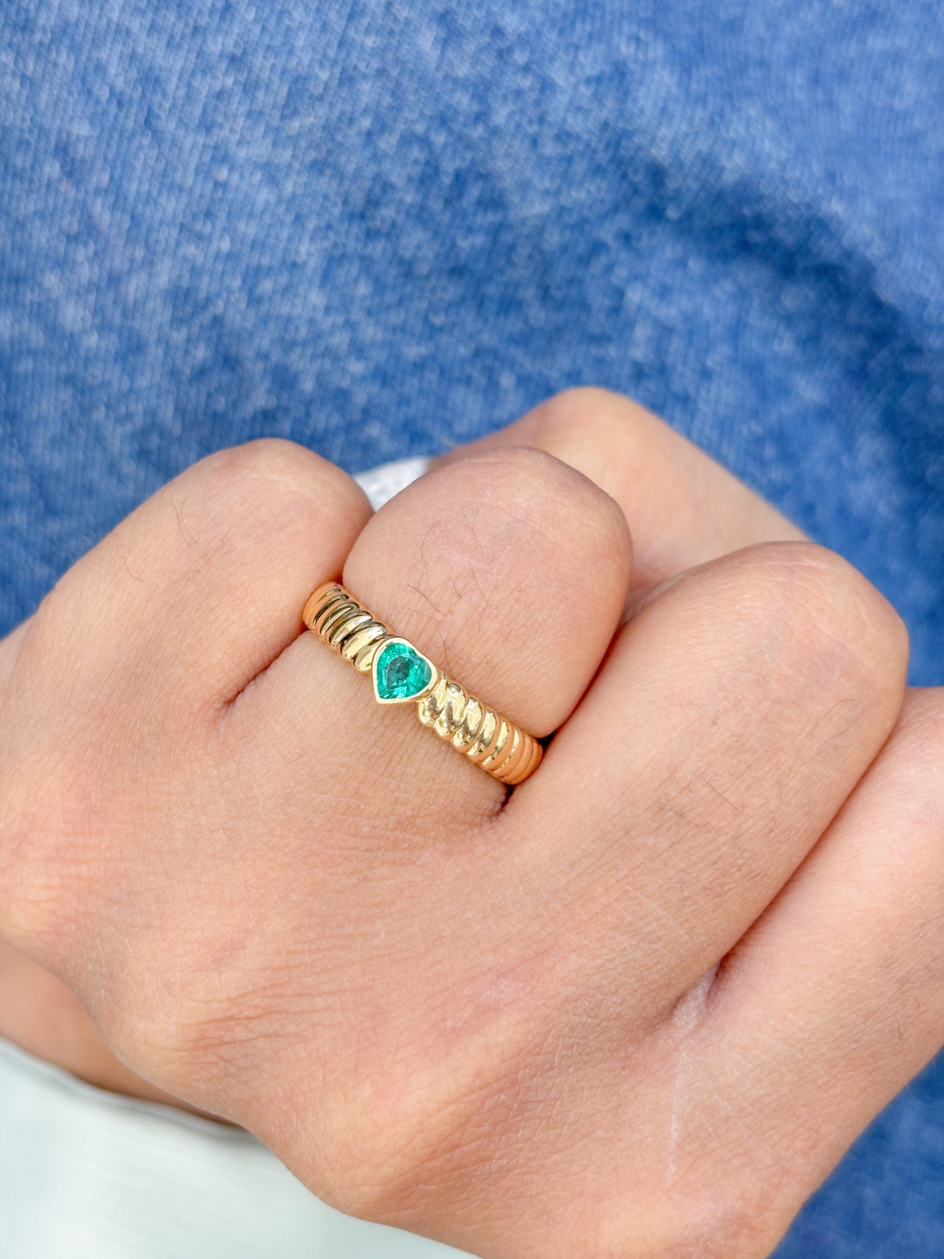 JPRG-2754/7205 Emerald Heart Bezel Set Ring | 18K