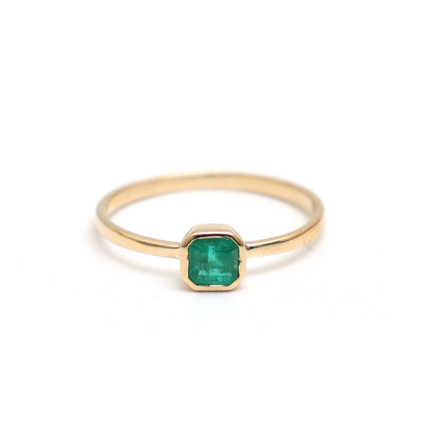 JPRG-2868/7461 Emerald Square Octagon Bezel Set Ring | 18K