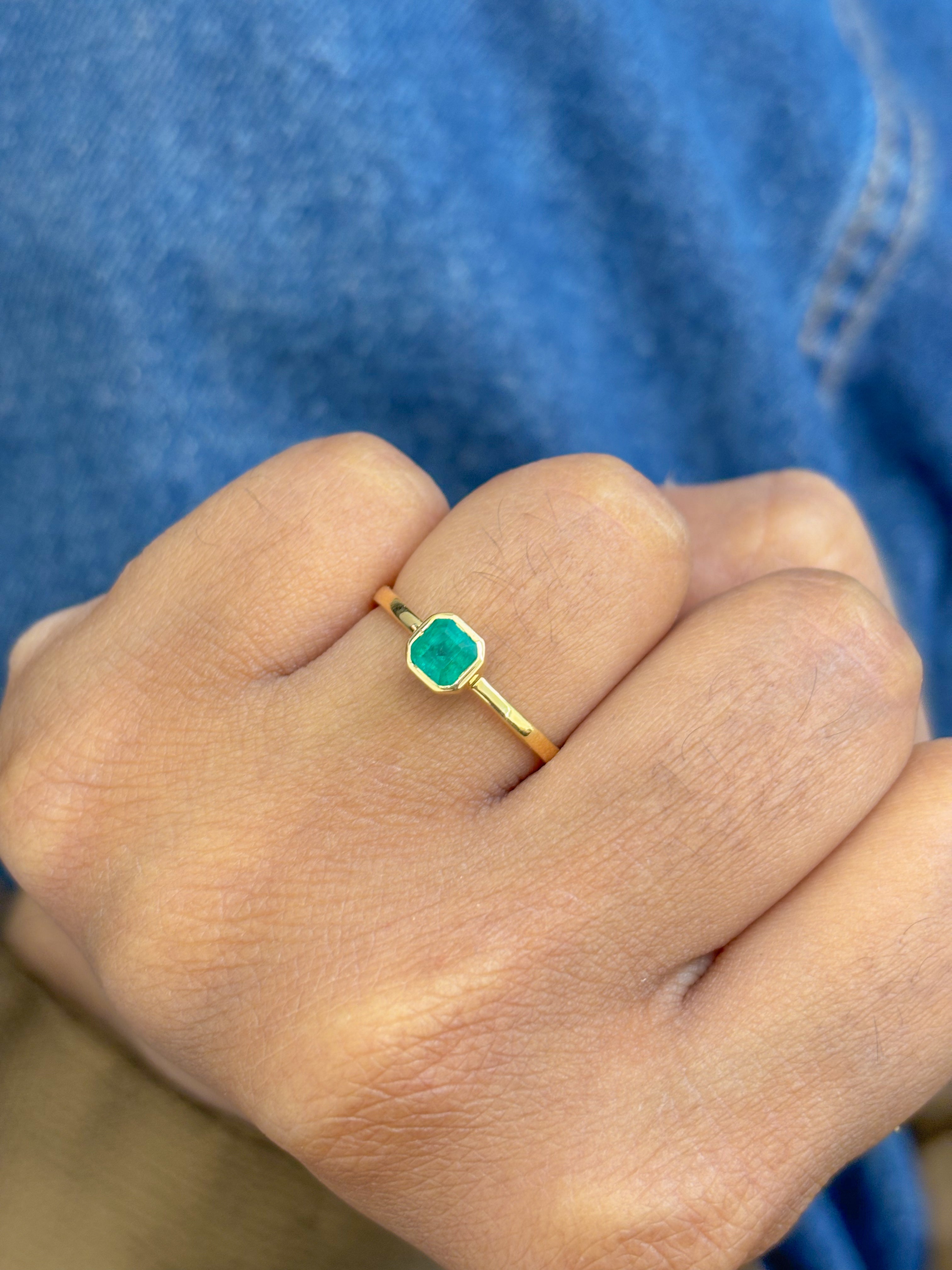 JPRG-2869/7462 Emerald Square Octagon Bezel Set Ring | 18K