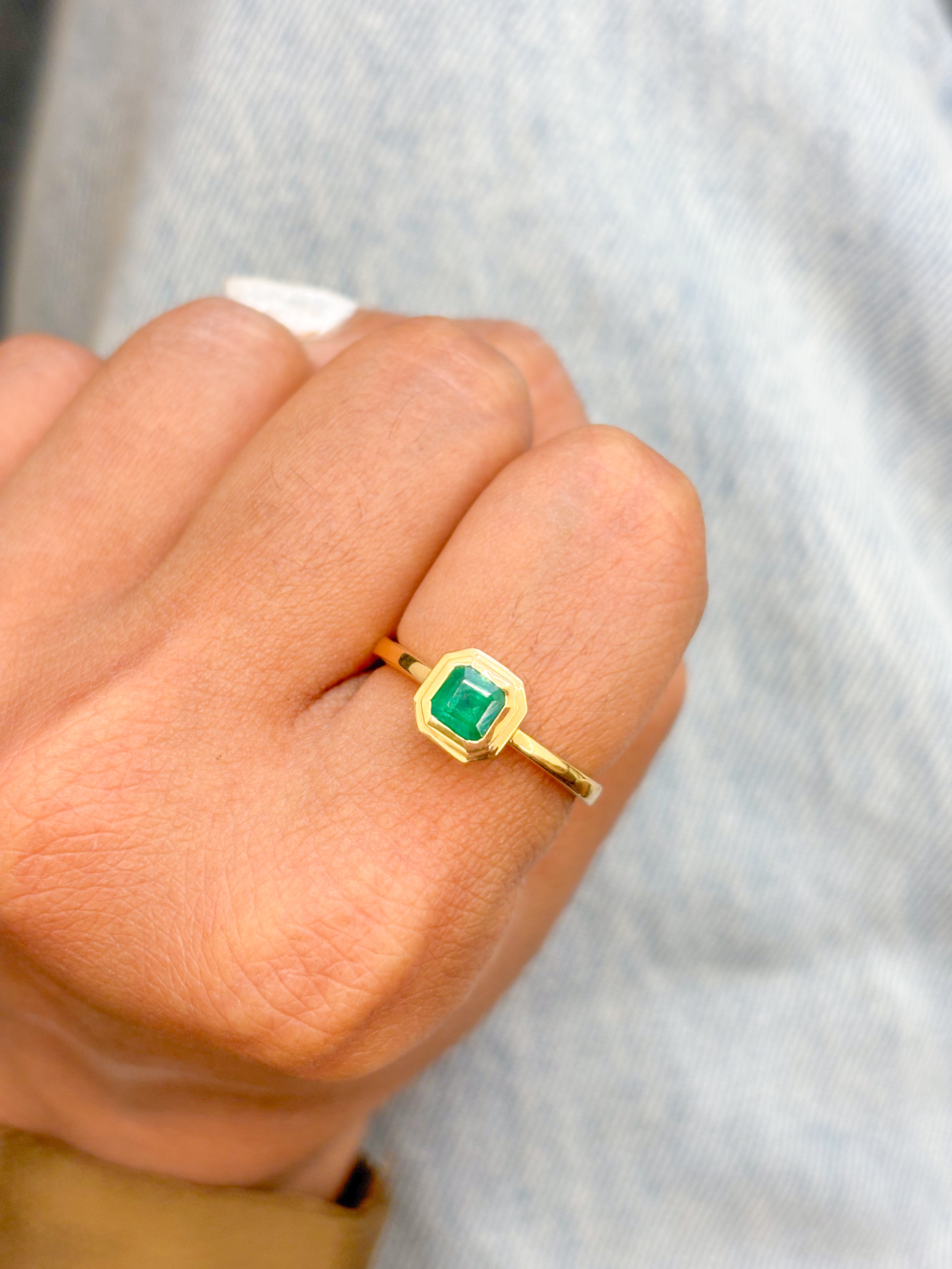 JPRG-2926/7590 Emerald Square Octagon Bezel Set Ring | 18K