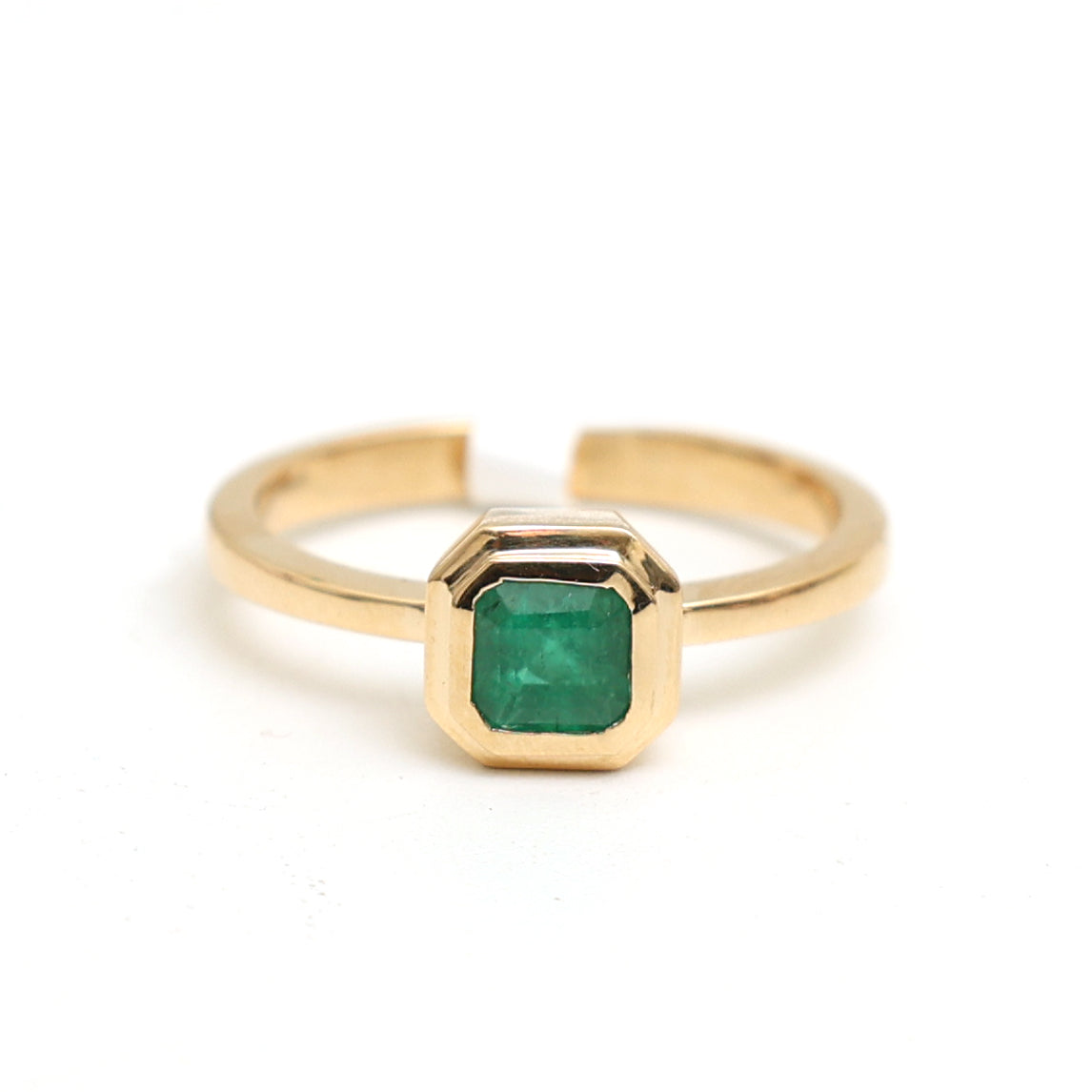 JPRG-2926/7590 Emerald Square Octagon Bezel Set Ring | 18K