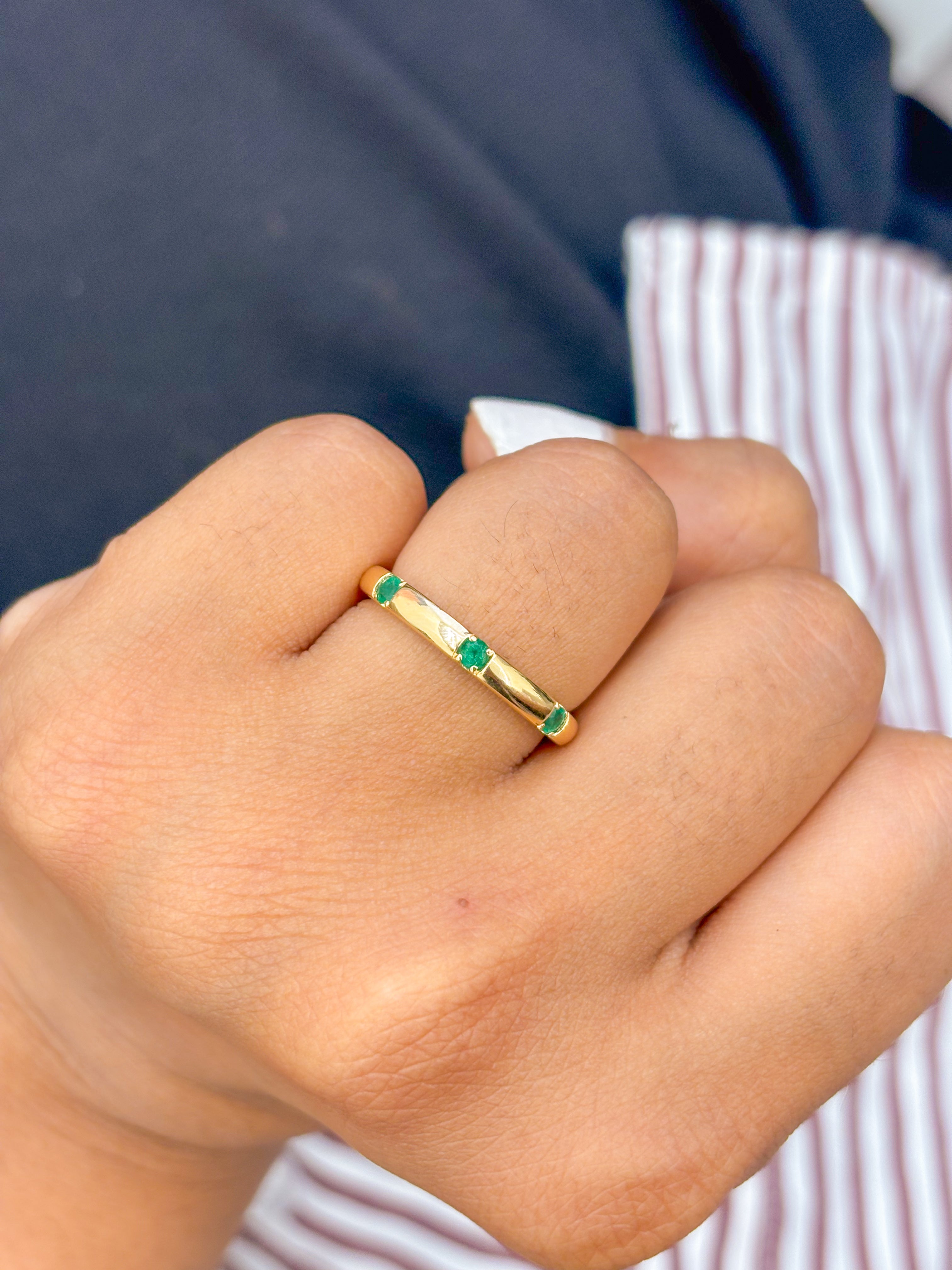 JPRG-3033/7884 Emerald Round Flush Set Half Eternity Band Ring | 18K