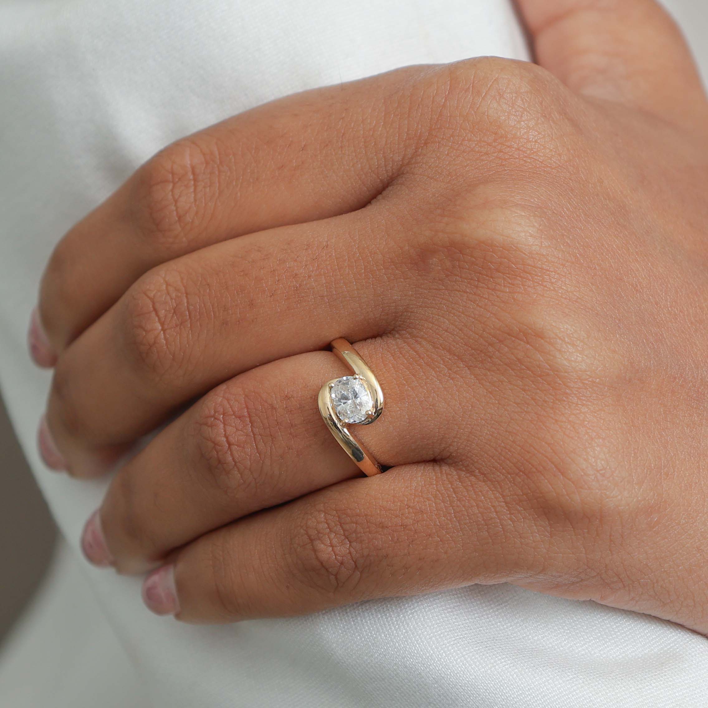 JPRG-3174/8251 Diamond Oval Wave Ring | 18K