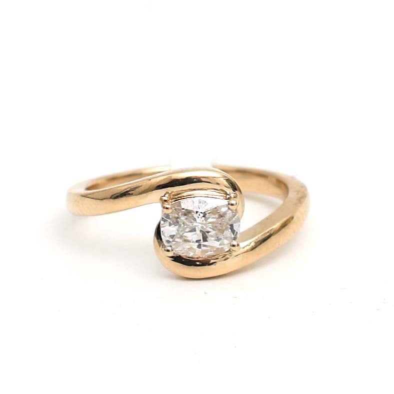 JPRG-3174/8251 Diamond Oval Wave Ring | 18K