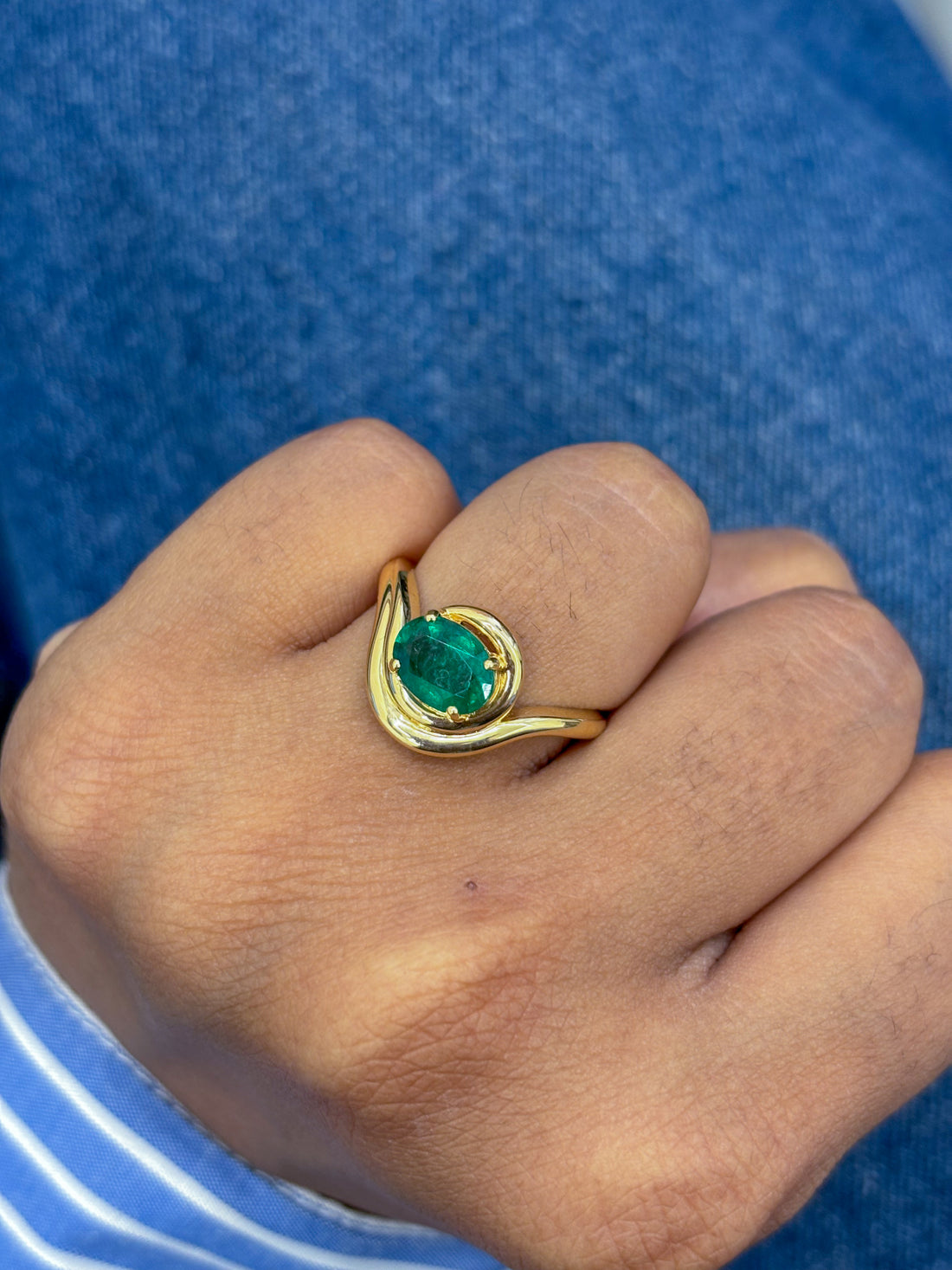 JPRG-3276/8405 Emerald Oval Wave Ring | 18K
