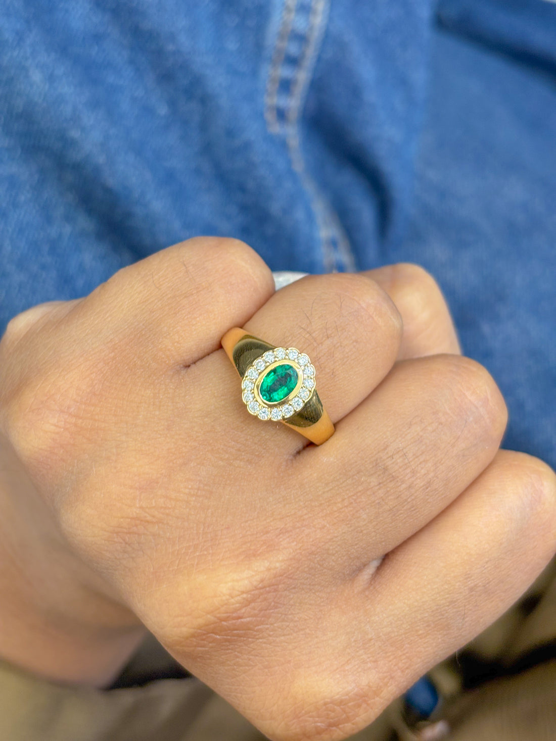 JPRG-3305/8455 Emerald Oval Diamond Signet Ring | 18K