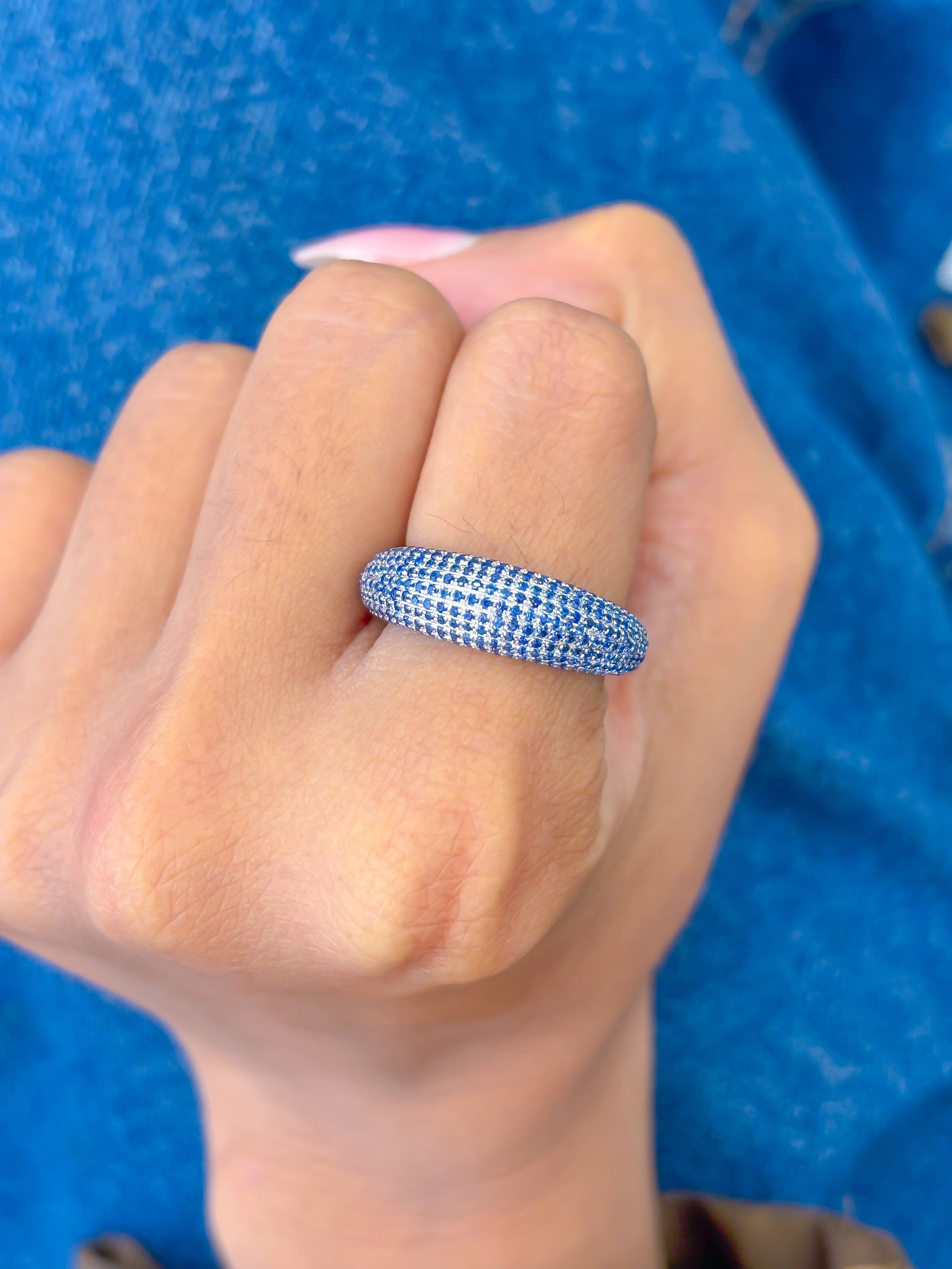 JPRG-3383/8605 Blue Sapphire Round Pave Ring | 18K