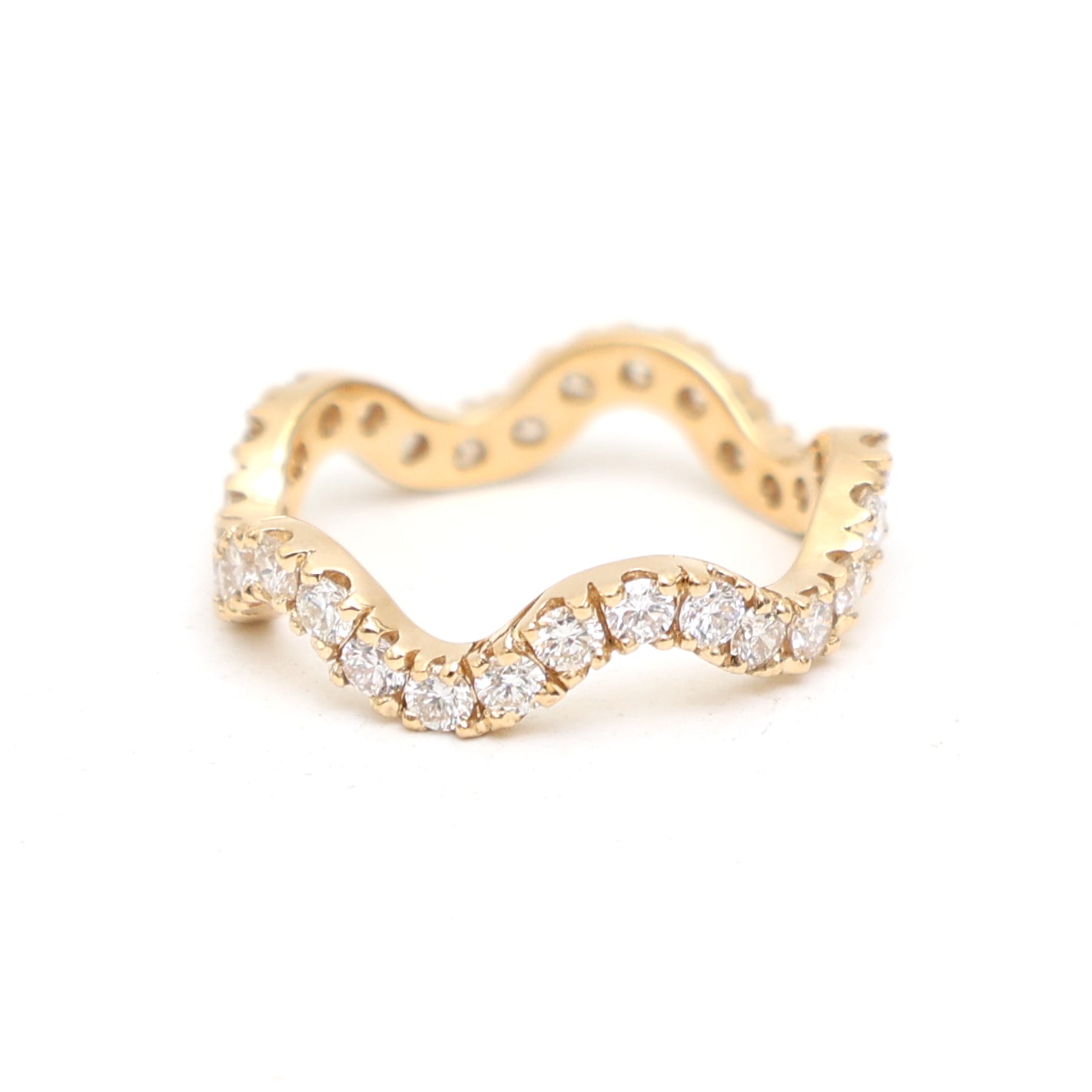 JPRG-3413/8656 Diamond Round Wave Ring | 18K