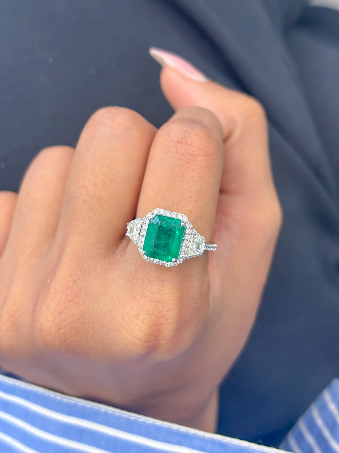 JPRG-3435/8811 Emerald Octagon With Fancy Diamond Ring | 18K