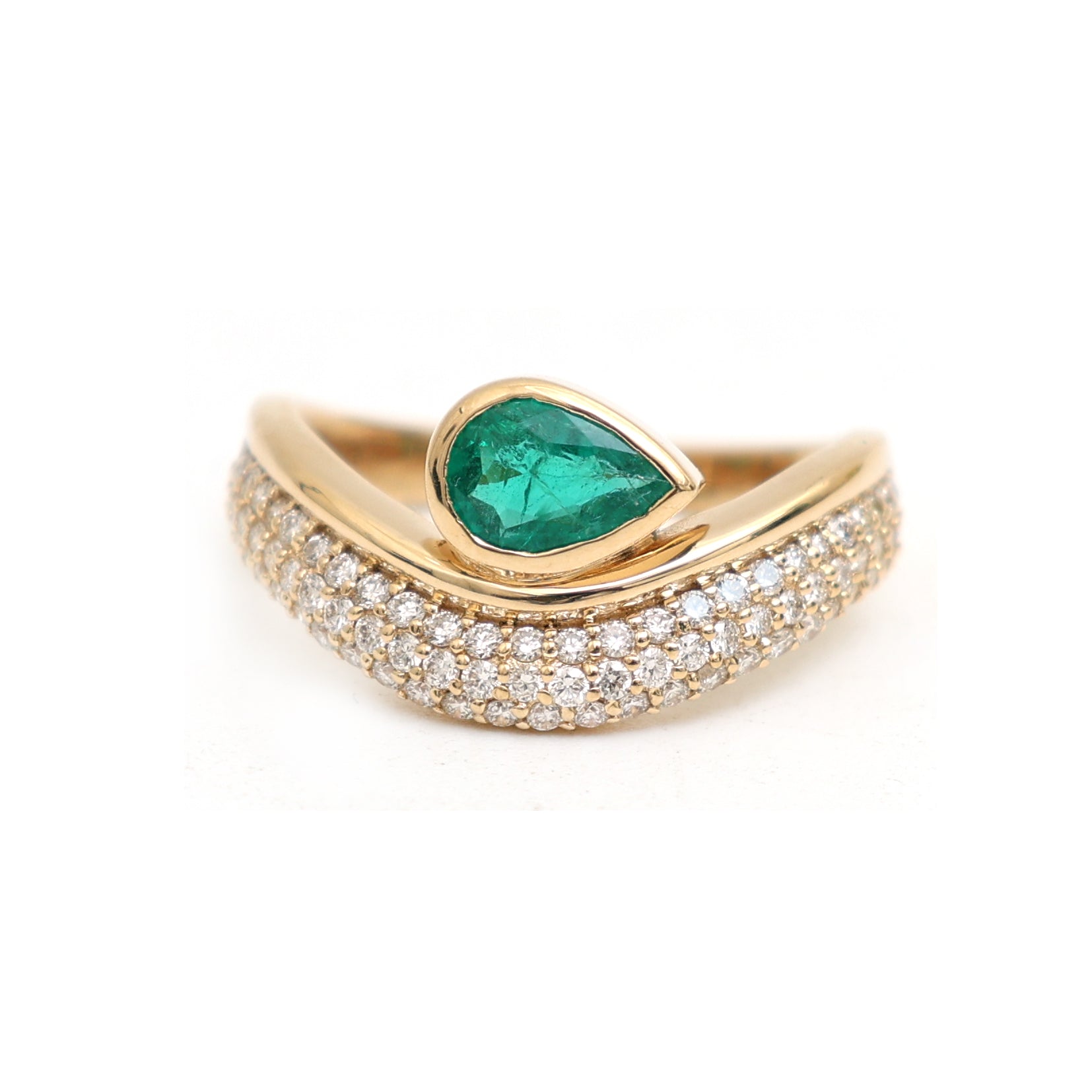 JPRG-3482/8895 Emerald Pear Bezel Set Wave Ring | 18K