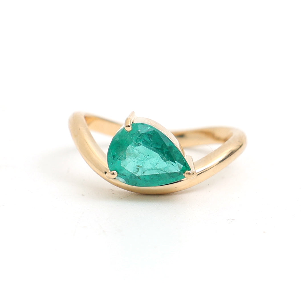 JPRG-3492/8905 Emerald Pear Wave Ring | 18K