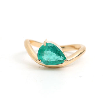 JPRG-3492/8905 Emerald Pear Wave Ring | 18K
