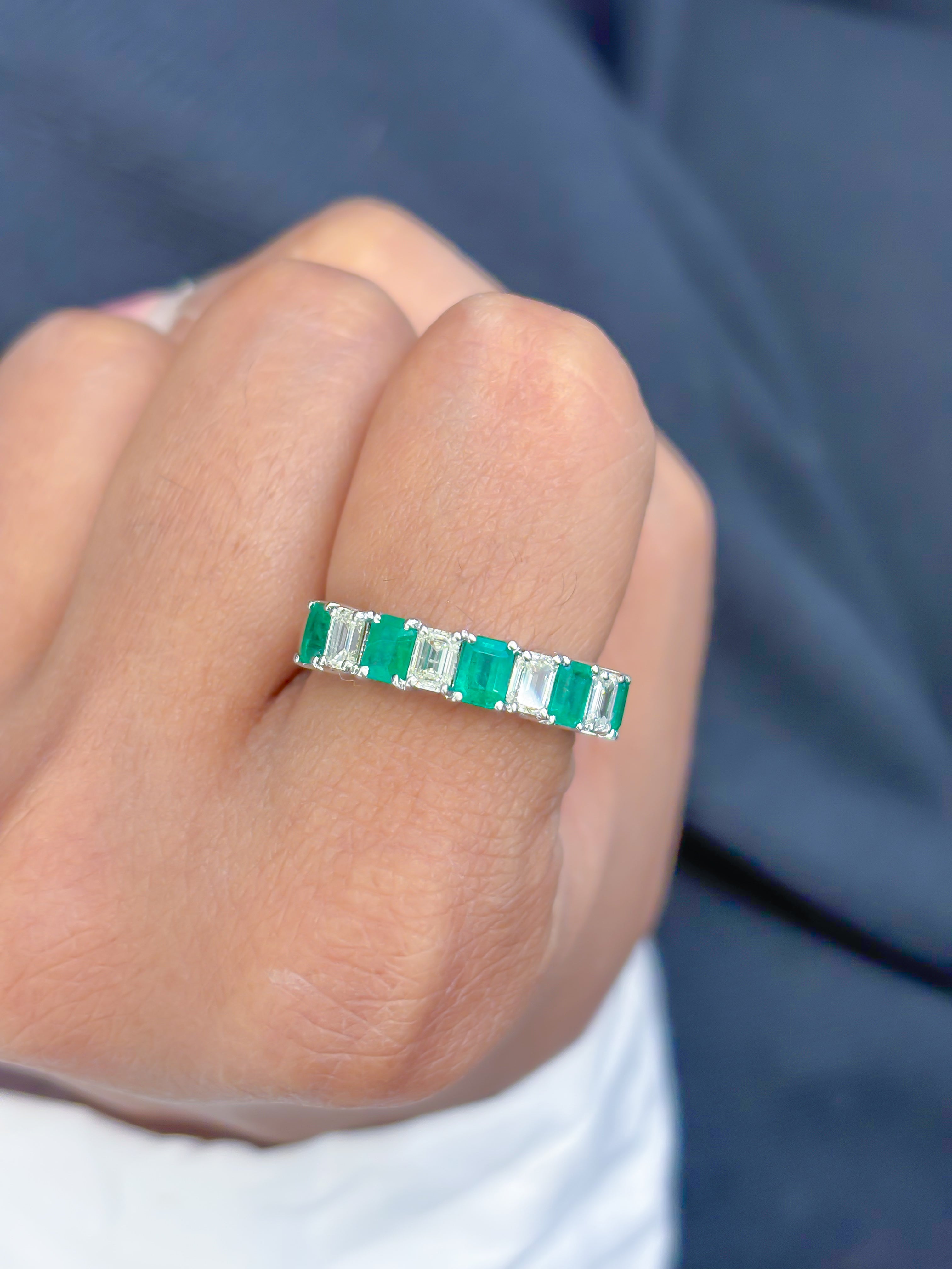 JPRG-3519/8960 Emerald Diamond Ring | 18K