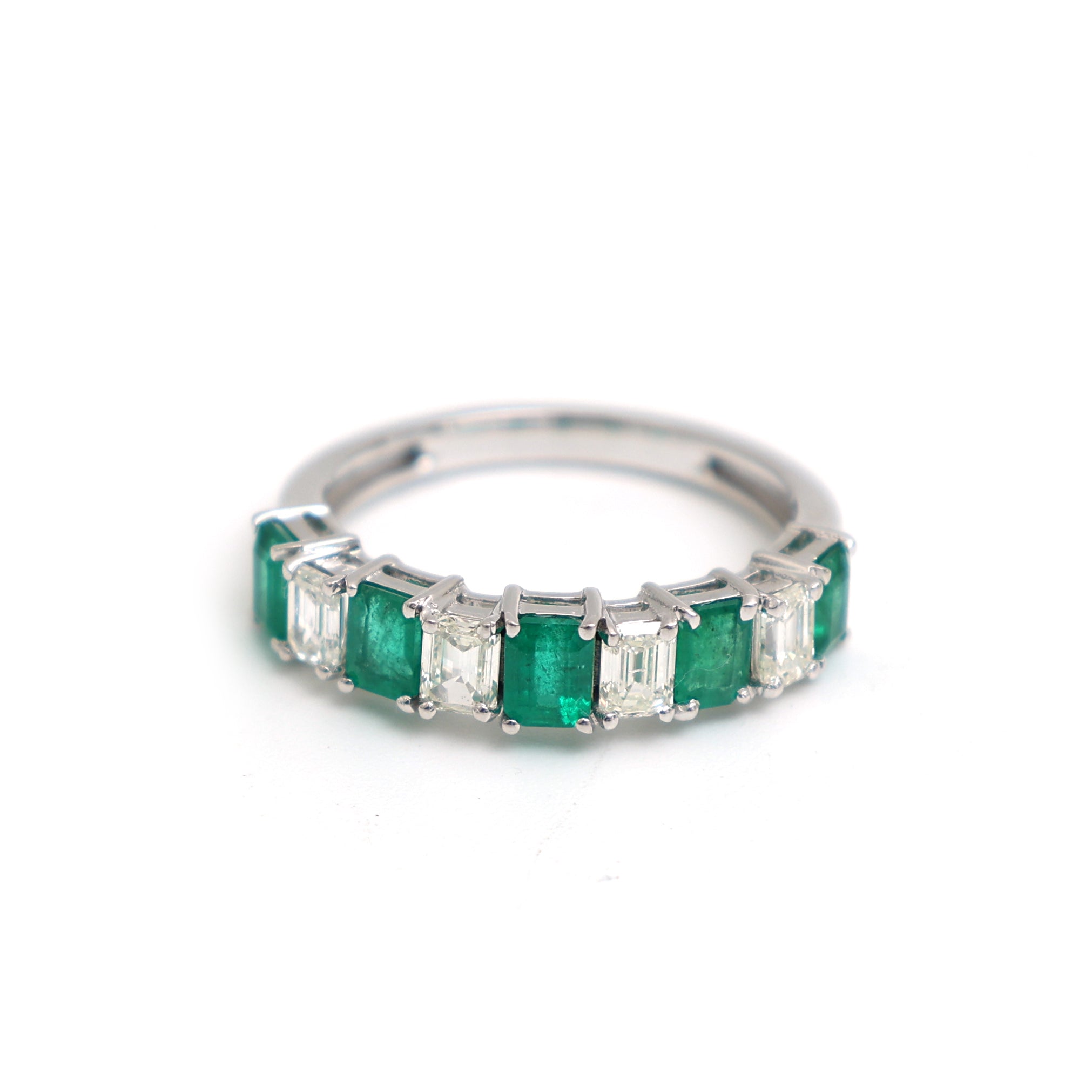 JPRG-3519/8960 Emerald Diamond Ring | 18K