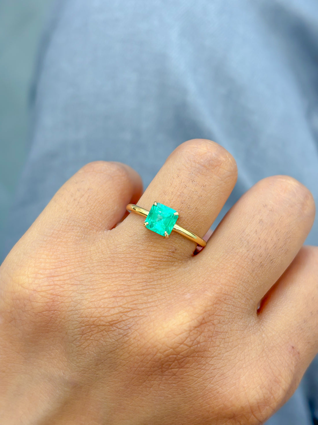 JPRG-4086/10008 Colombian Emerald Ring | 18K