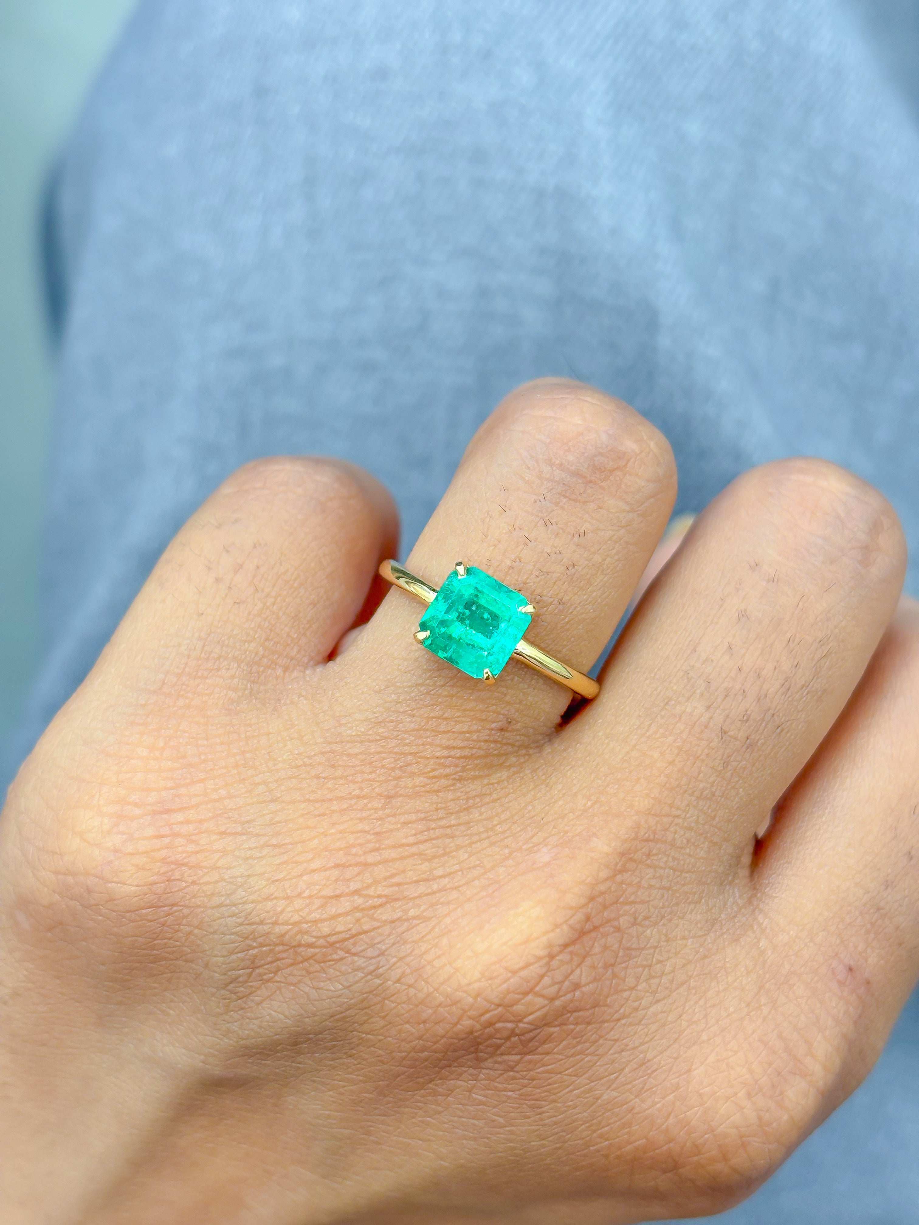 JPRG-4087/10009 Colombian Emerald Ring | 18K