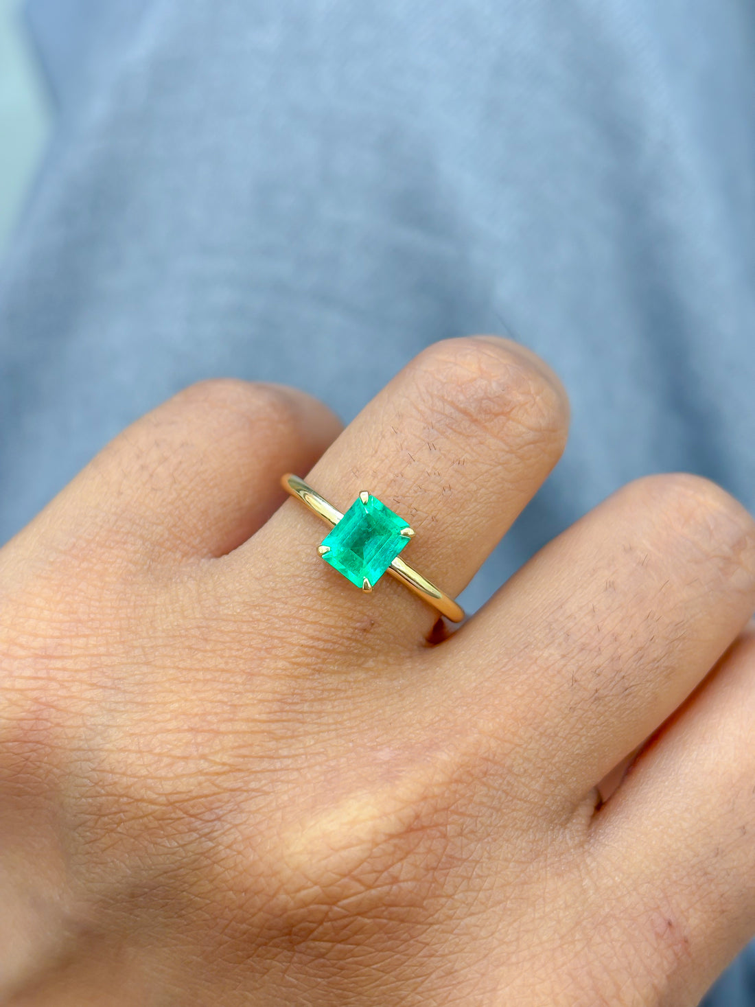 JPRG-4089/10011 Colombian Emerald Ring | 18K