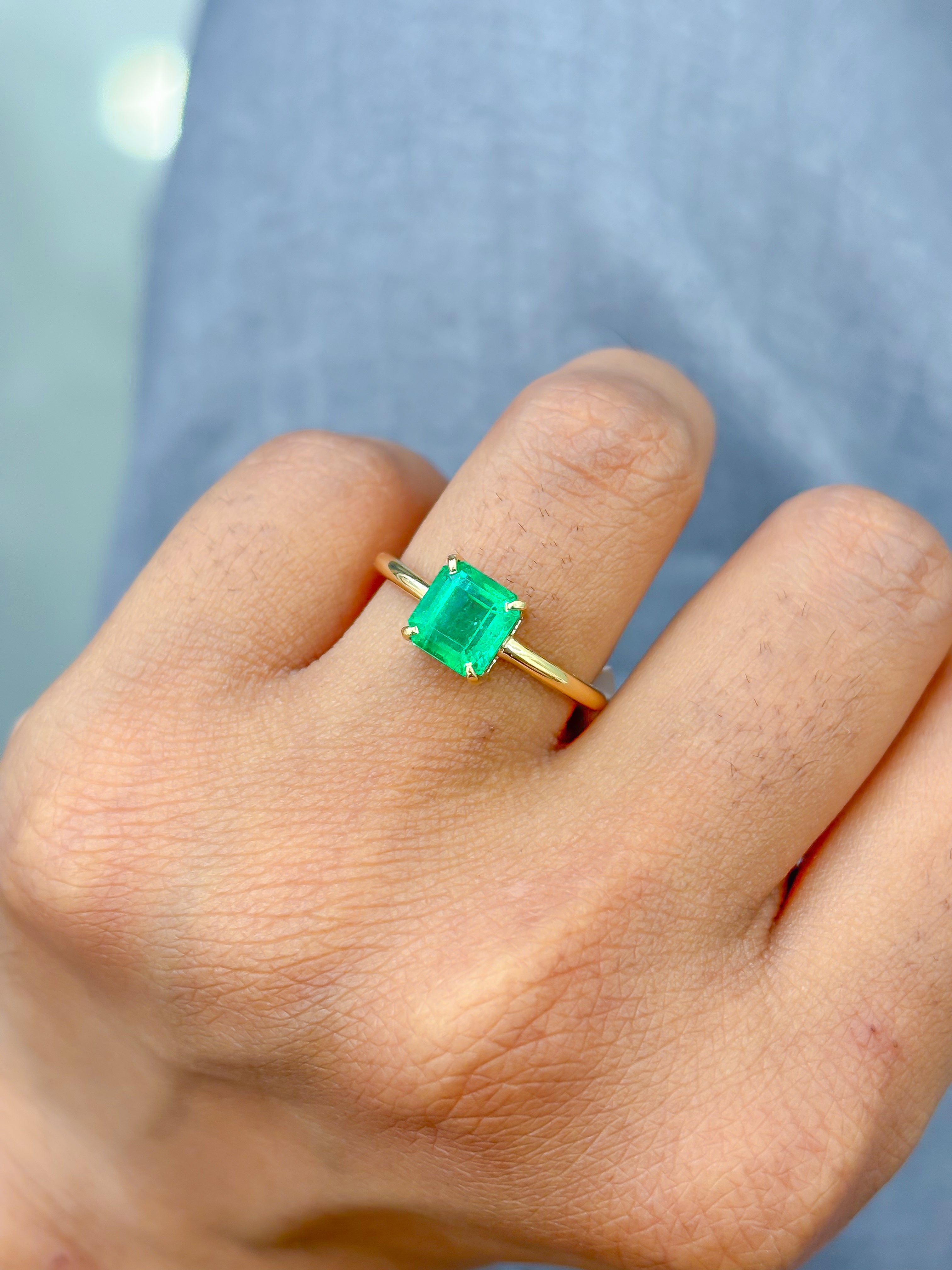 JPRG-4091/10013 Colombian Emerald Ring | 18K